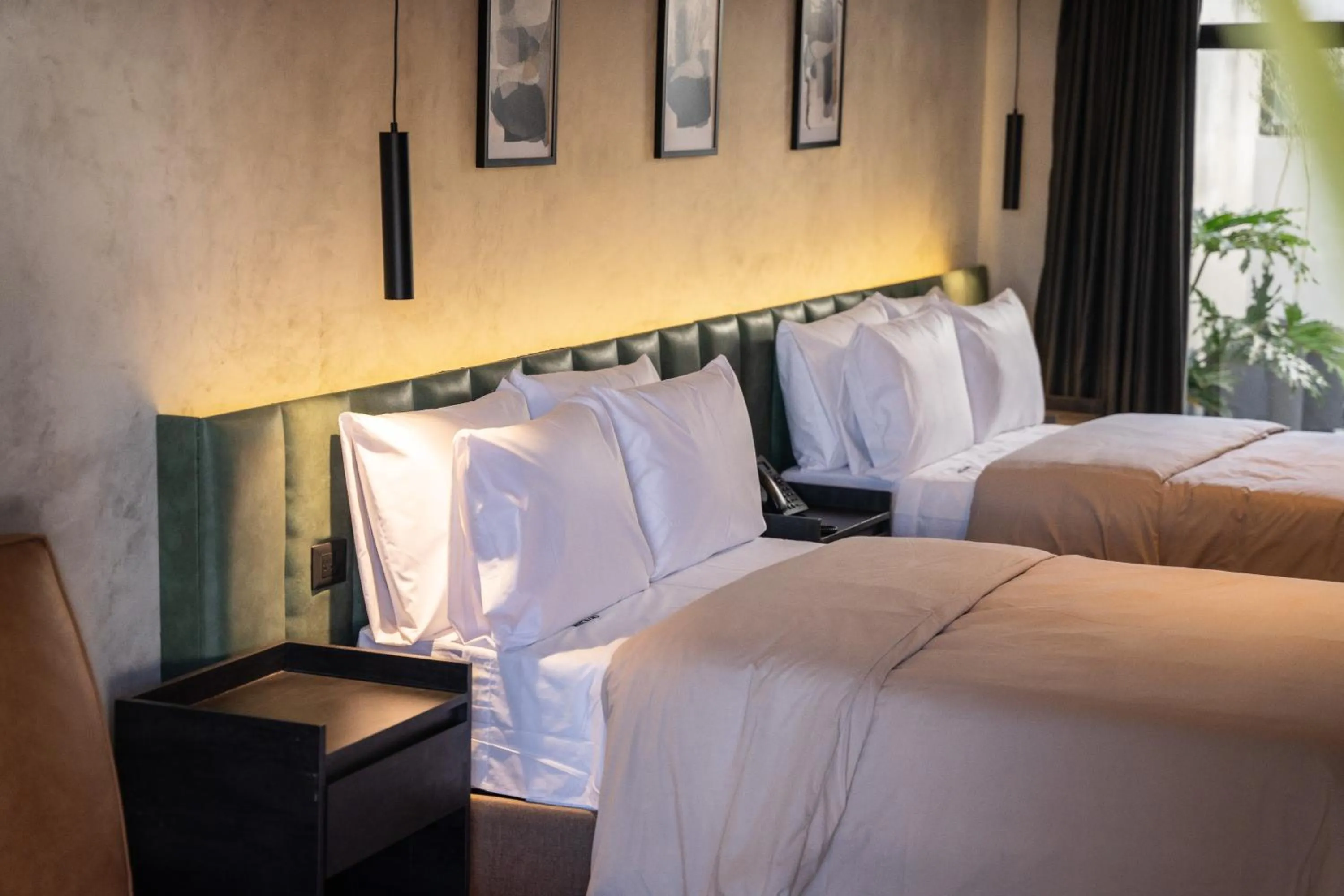 Photo of the whole room, Bed in ALCALÀ EXPO