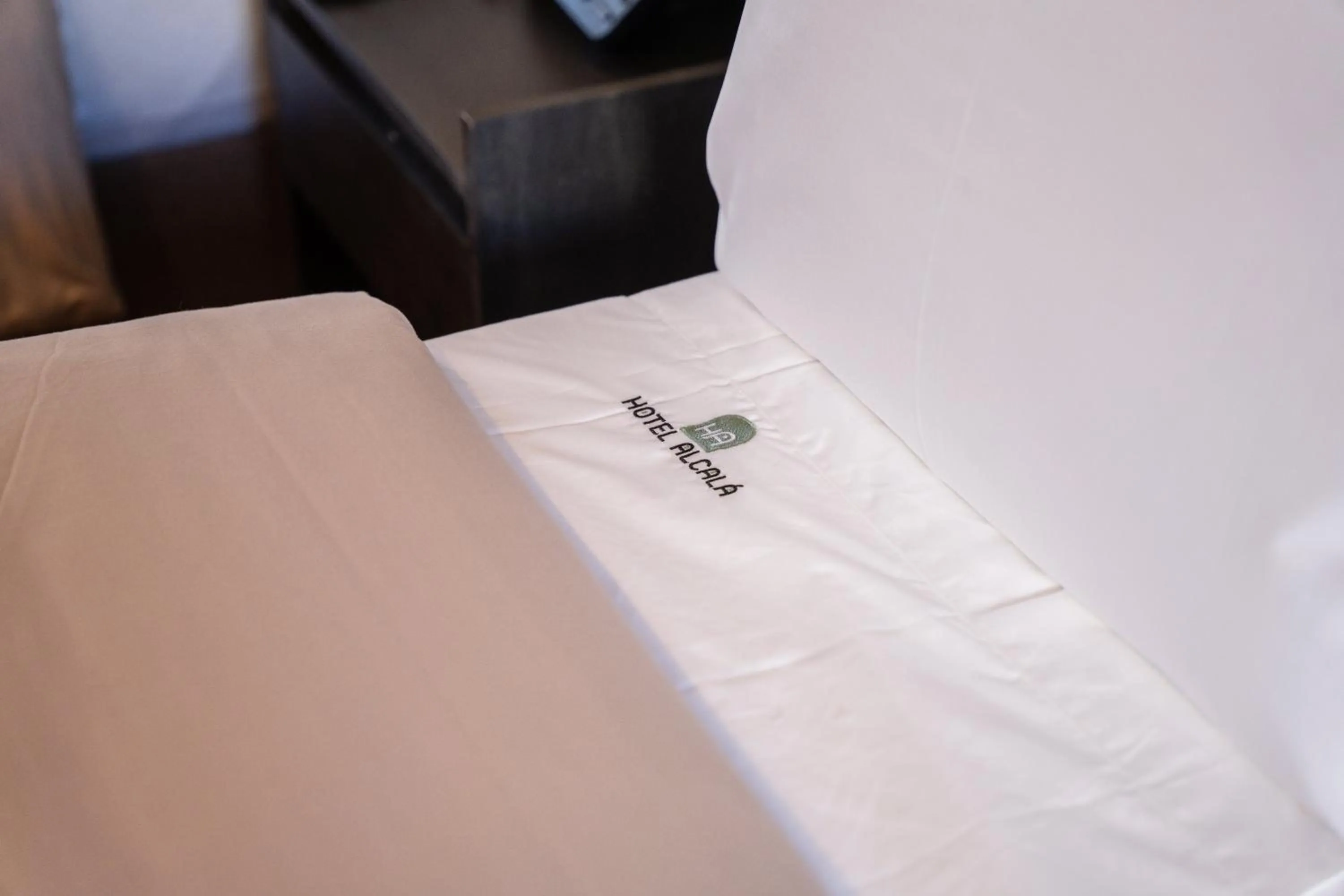 Bedroom, Bed in ALCALÀ EXPO