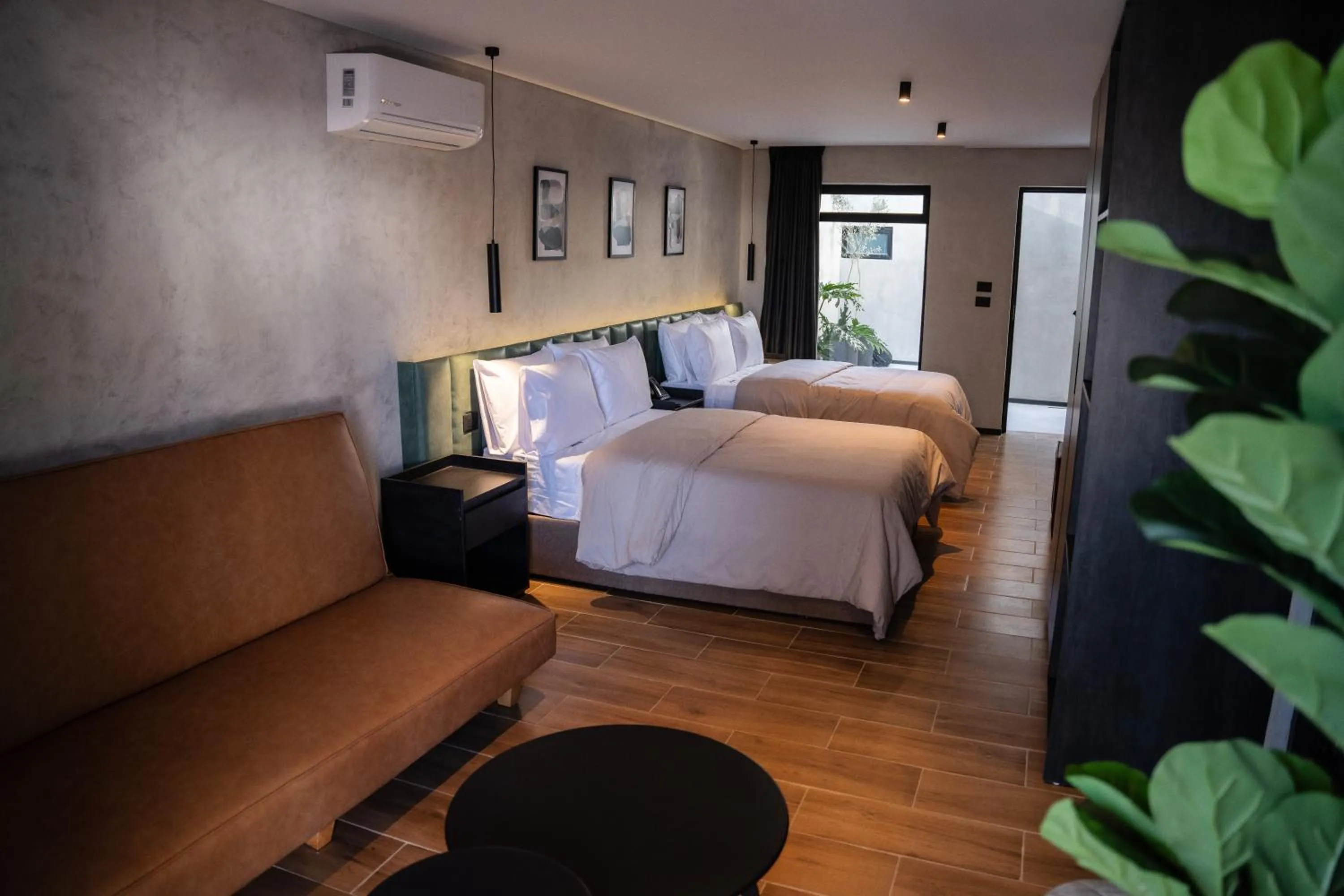 Photo of the whole room, Bed in ALCALÀ EXPO