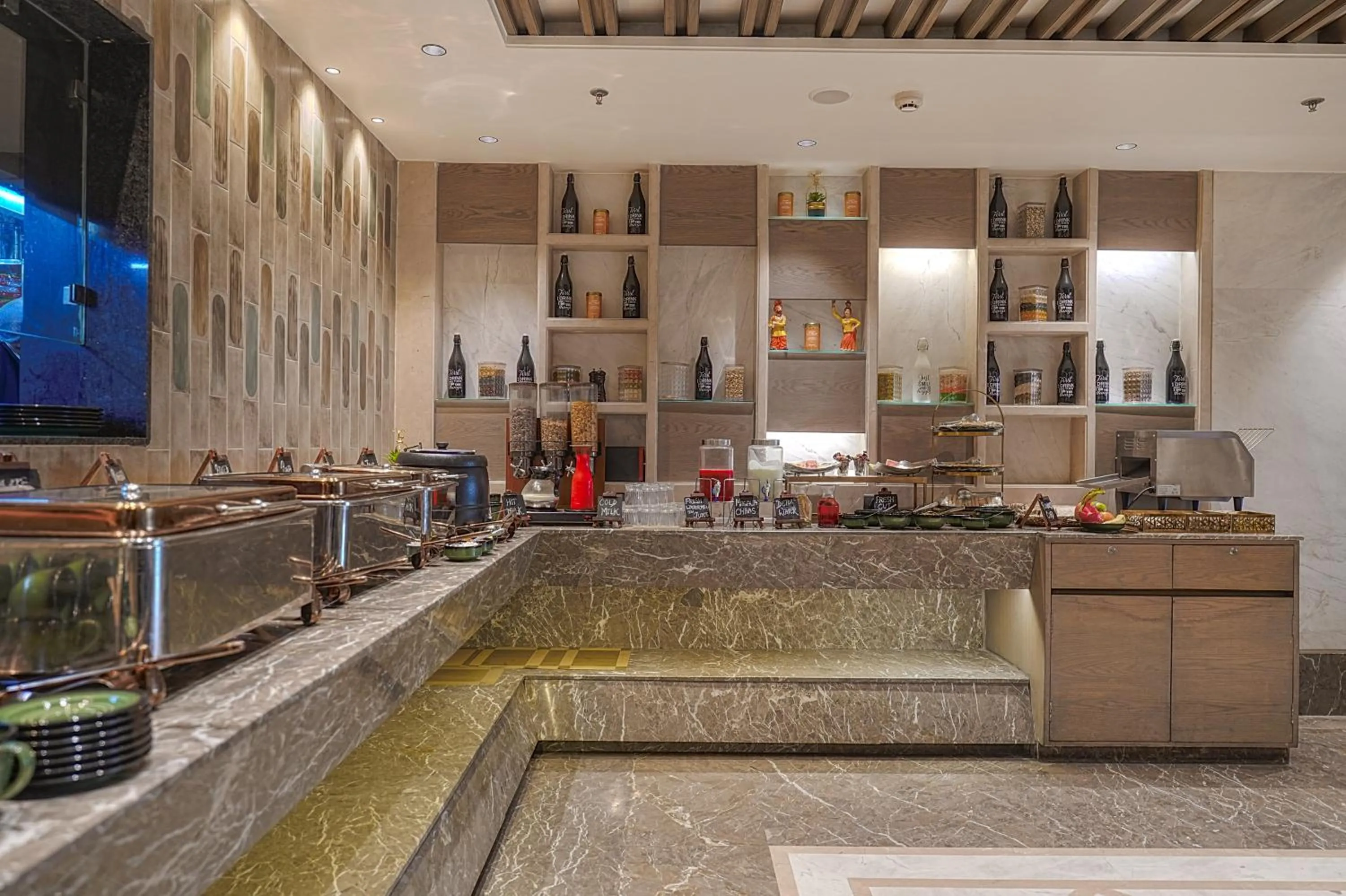 TV and multimedia in BluSalzz Residence Amritsar