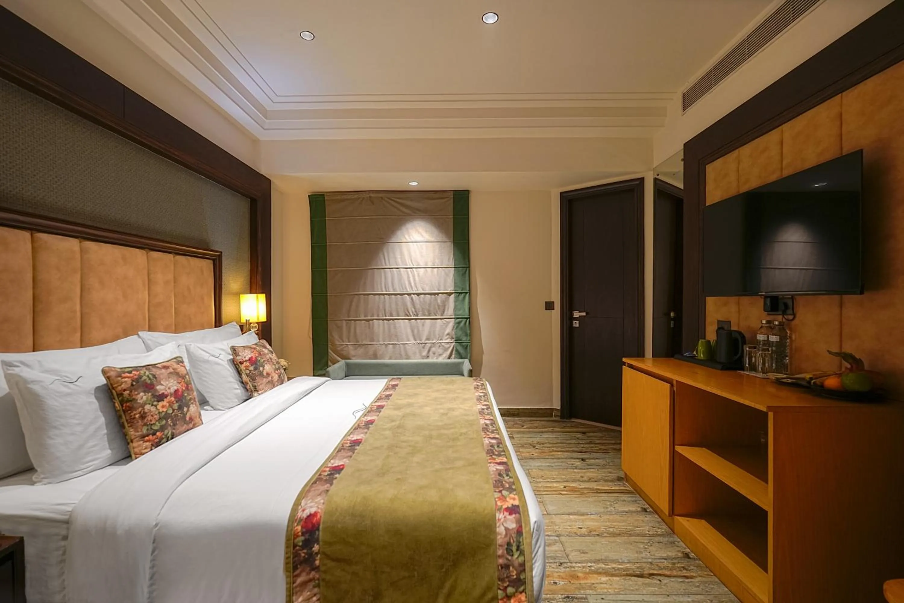 Communal lounge/ TV room, Bed in BluSalzz Residence Amritsar