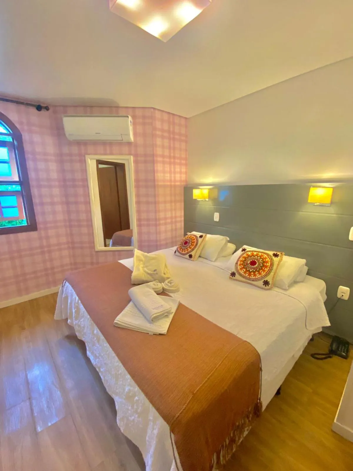 Photo of the whole room in Pousada La Lavande