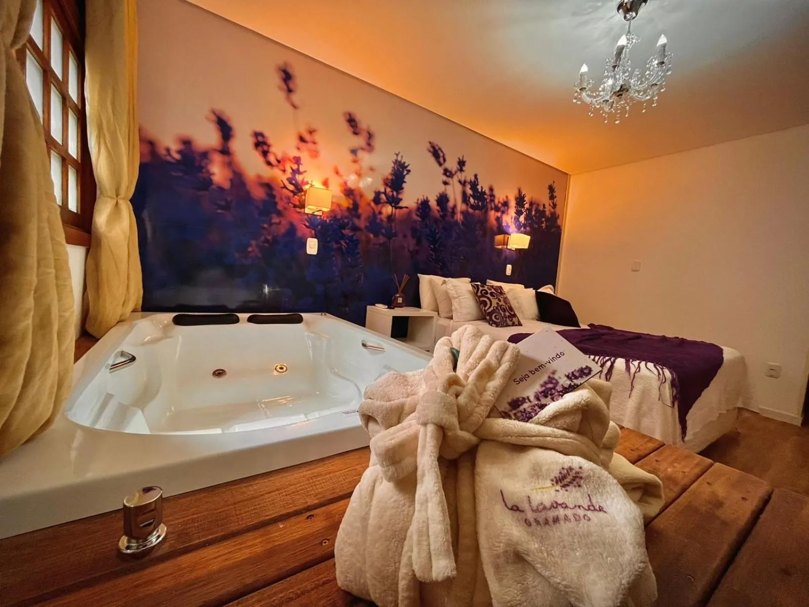 Hot Tub in Pousada La Lavande