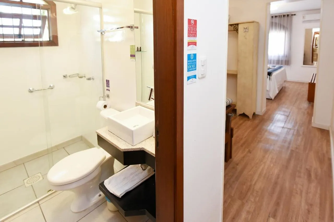 Bathroom in Pousada La Lavande