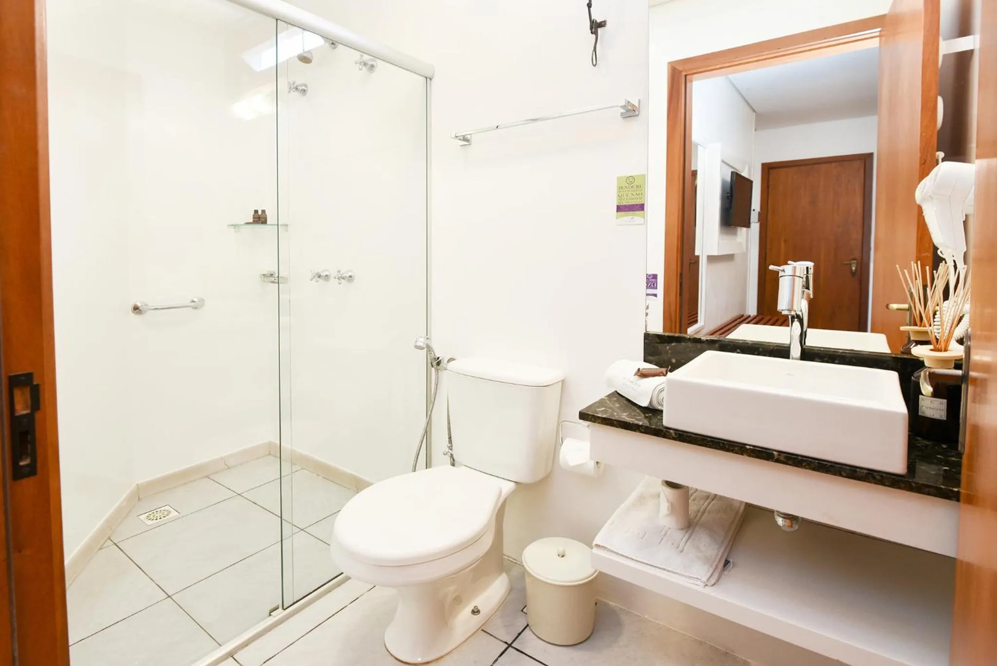 Shower in Pousada La Lavande