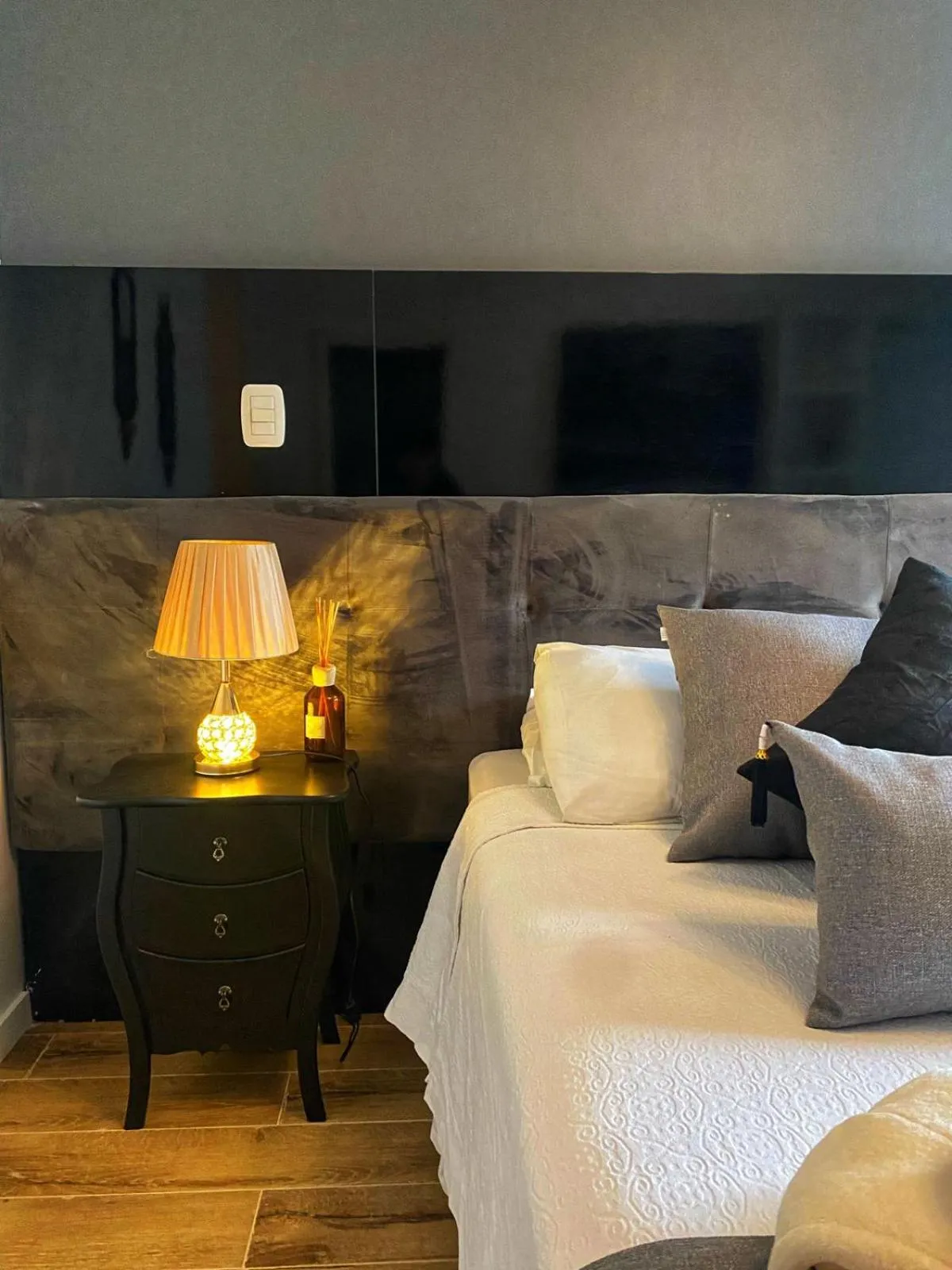 Photo of the whole room in Pousada La Lavande