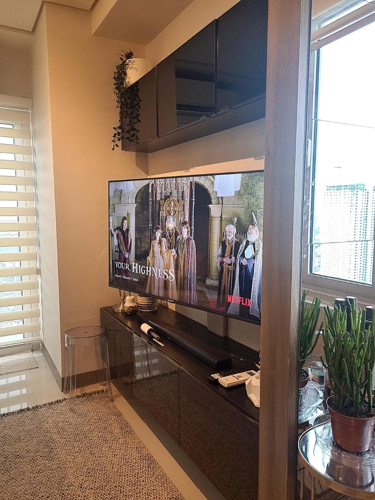 TV and multimedia in Cozy Penthouse 2BR Suite w Balcony - Amazing Manila Bay View and City Skyline near MOA