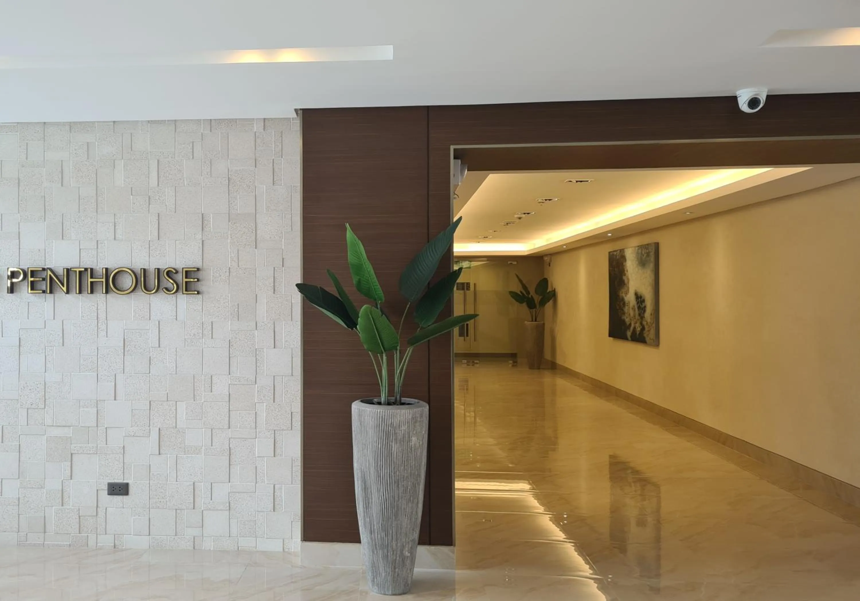 Property building in Cozy Penthouse 2BR Suite w Balcony - Amazing Manila Bay View and City Skyline near MOA