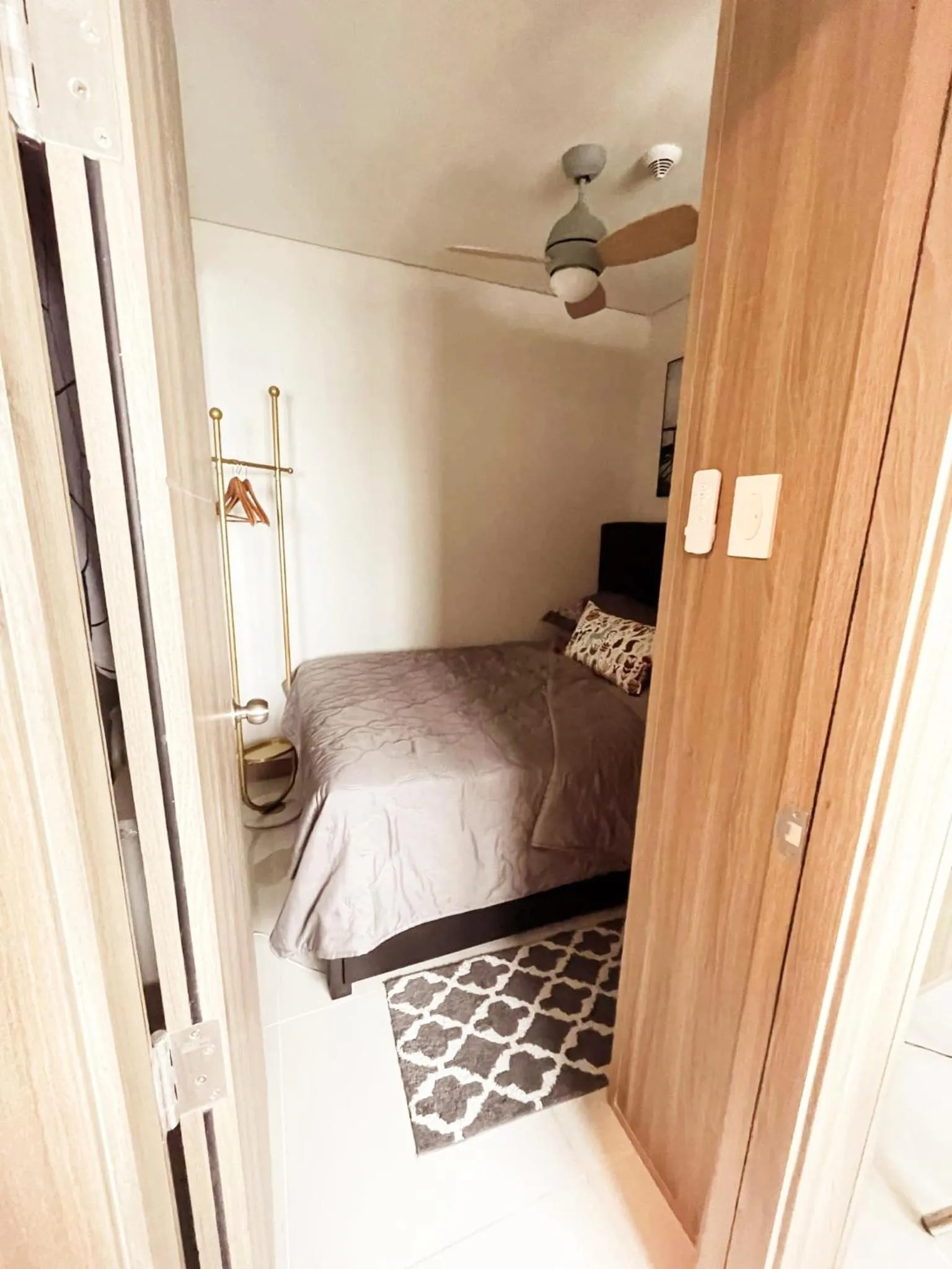 Bedroom, Bed in Cozy Penthouse 2BR Suite w Balcony - Amazing Manila Bay View and City Skyline near MOA