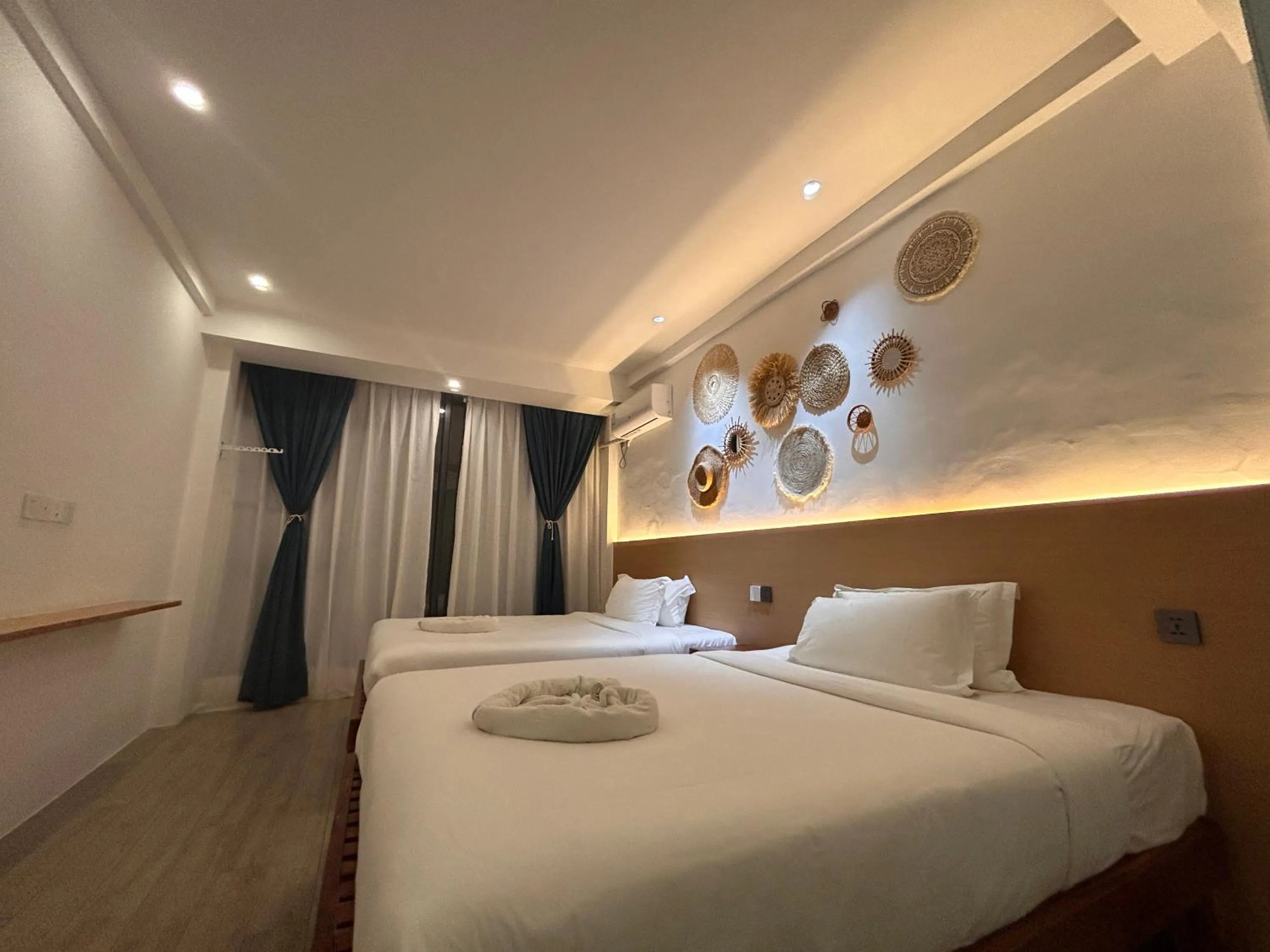 Photo of the whole room, Bed in Fun Hotel