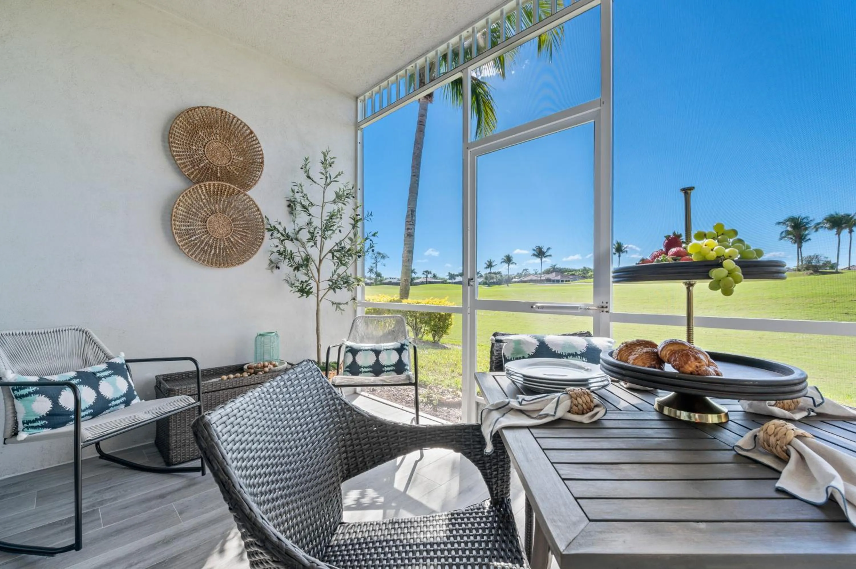 Serene Naples Retreat: Golf-Resort Pool-Tennis-Gym