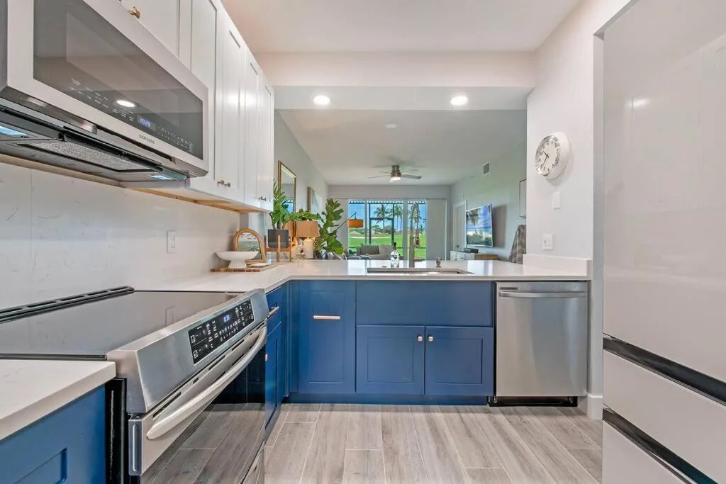 Kitchen or kitchenette in Serene Naples Retreat: Golf-Resort Pool-Tennis-Gym
