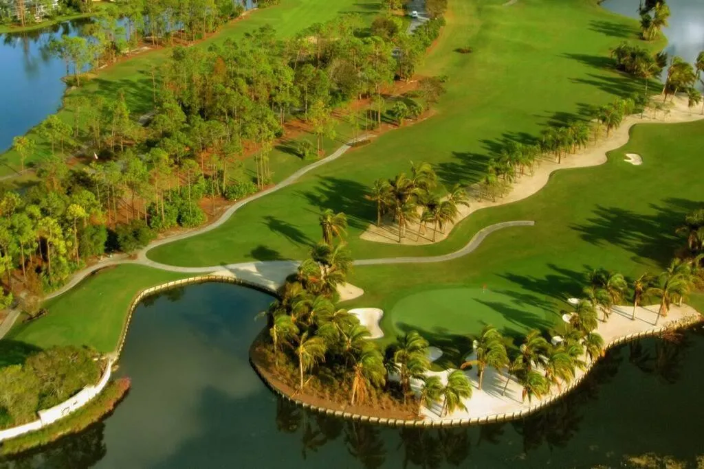 Bird's eye view in Serene Naples Retreat: Golf-Resort Pool-Tennis-Gym