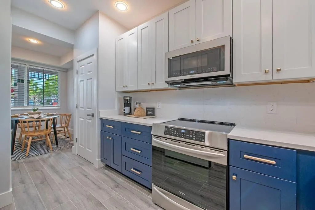 Kitchen or kitchenette in Serene Naples Retreat: Golf-Resort Pool-Tennis-Gym