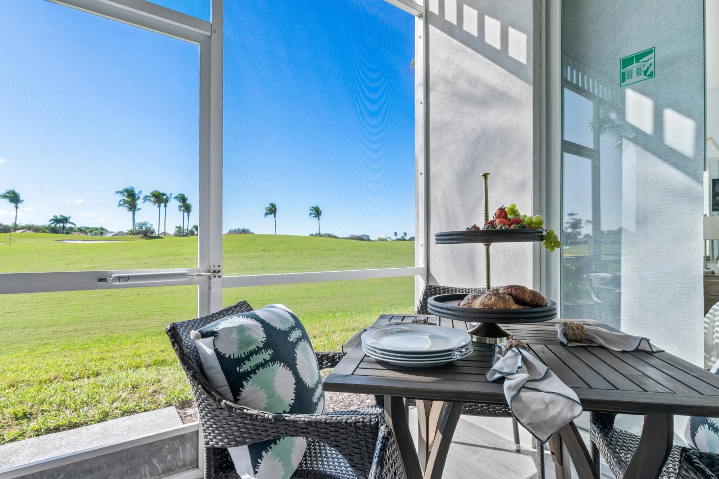 Serene Naples Retreat: Golf-Resort Pool-Tennis-Gym