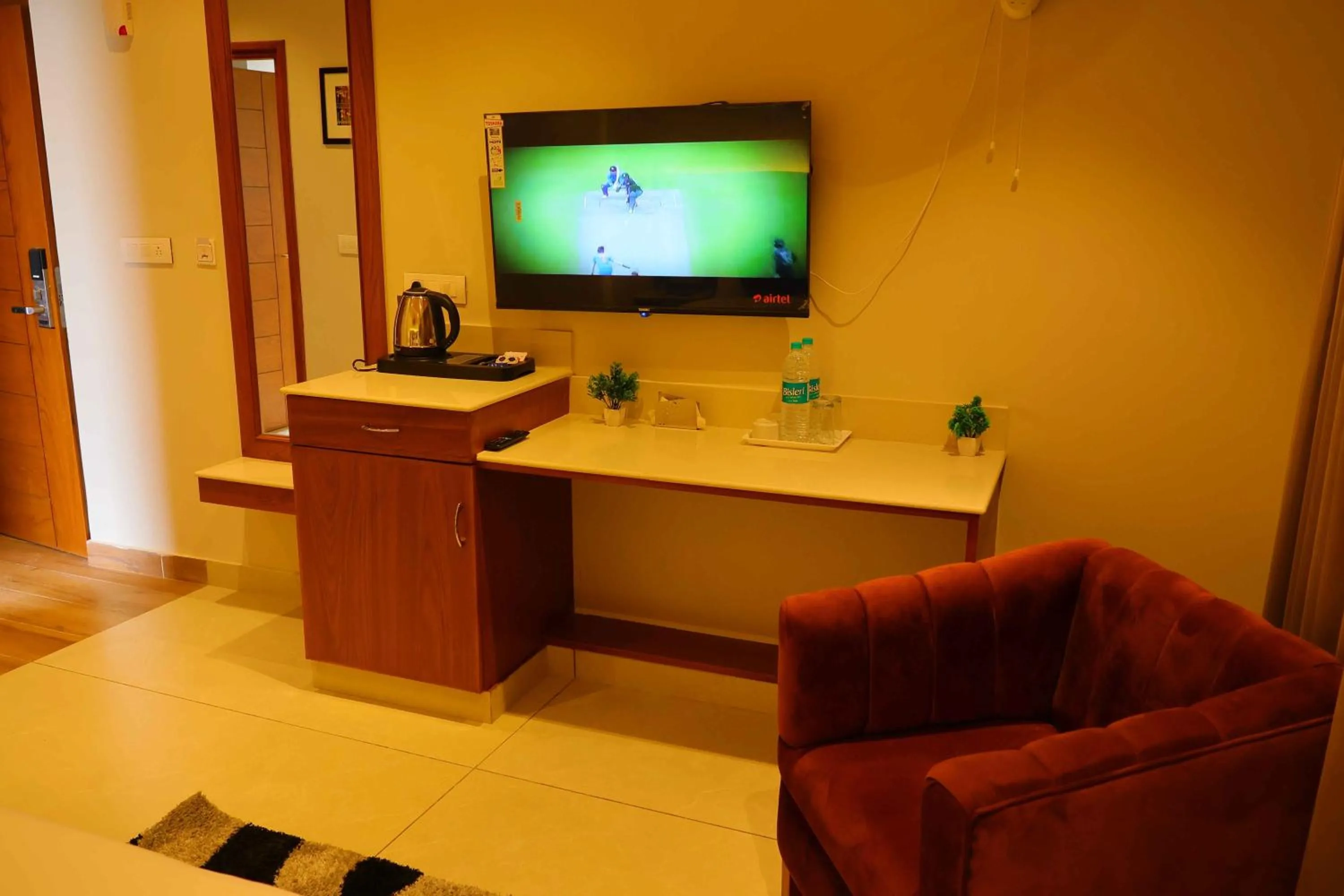 TV and multimedia in Sa-Ba Manali Inn, Mall Road