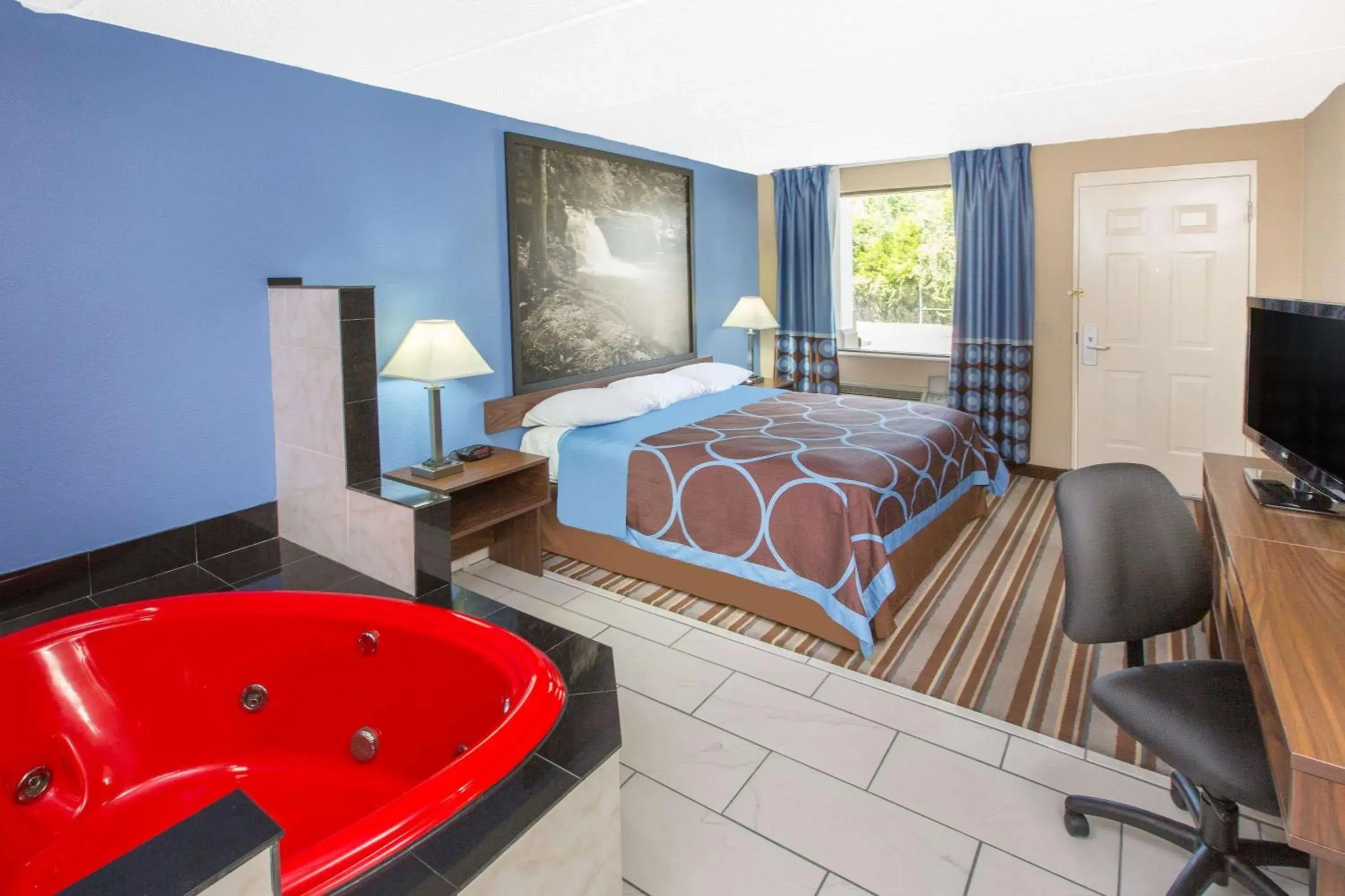 Photo of the whole room, Bed in Super 8 by Wyndham Dothan Photo of the whole room, Bed in Super 8 by Wyndham Dothan