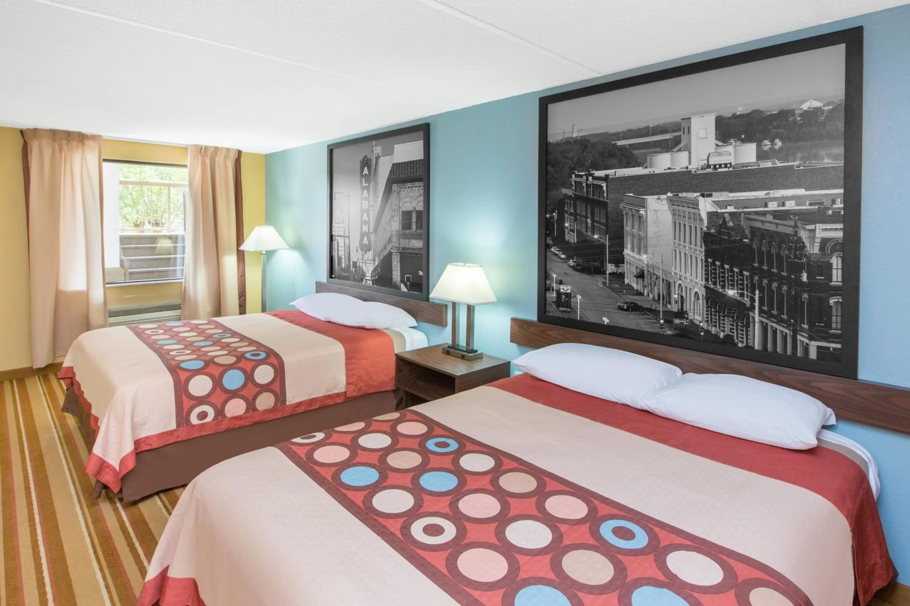 Photo of the whole room, Bed in Super 8 by Wyndham Dothan