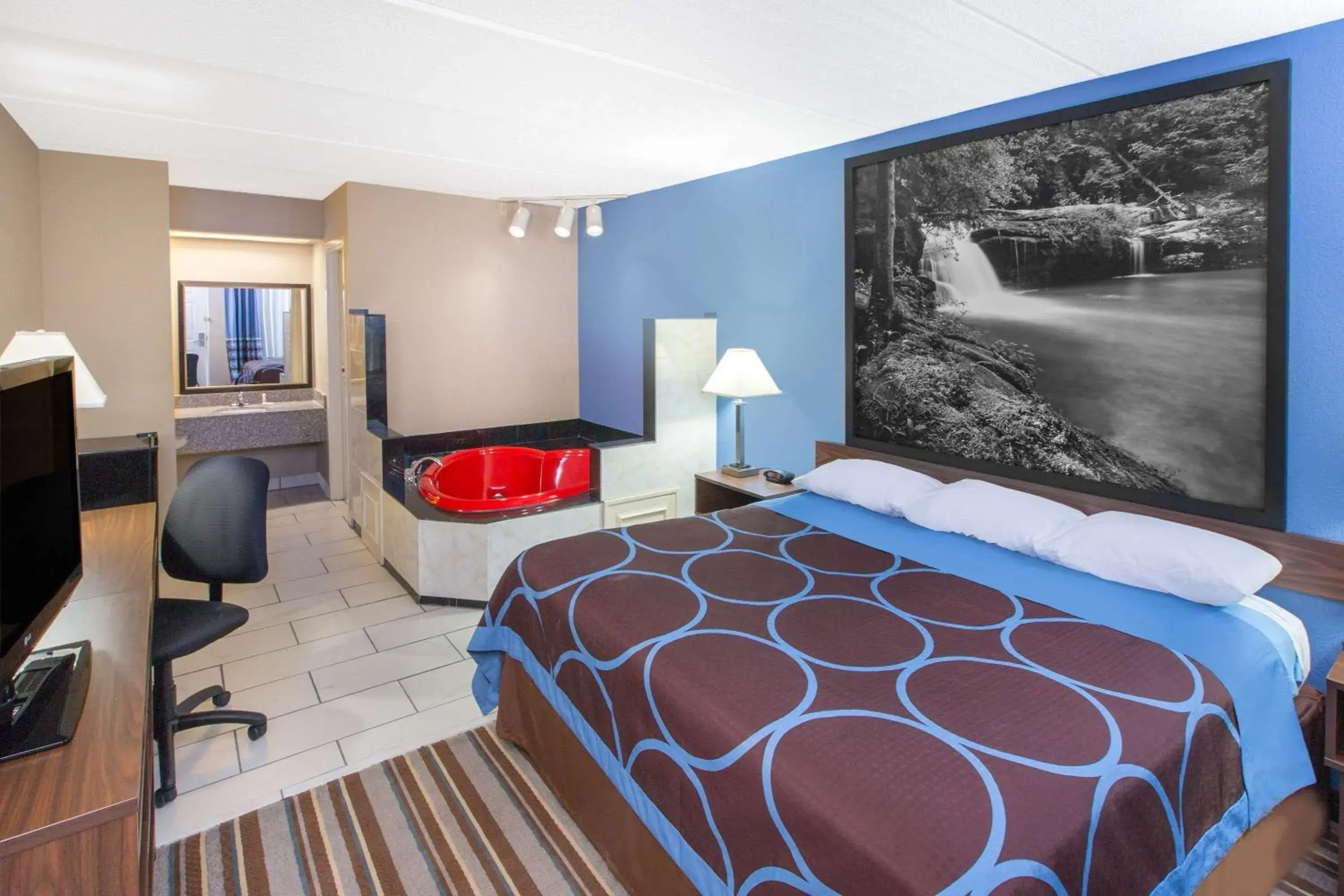 Photo of the whole room, Bed in Super 8 by Wyndham Dothan Photo of the whole room, Bed in Super 8 by Wyndham Dothan