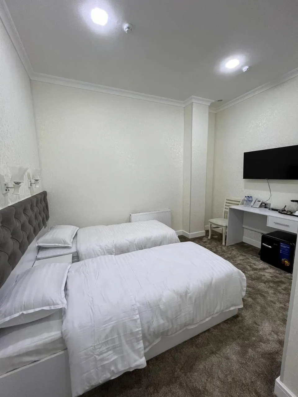 Bedroom, Bed in Panorama Hotel & More