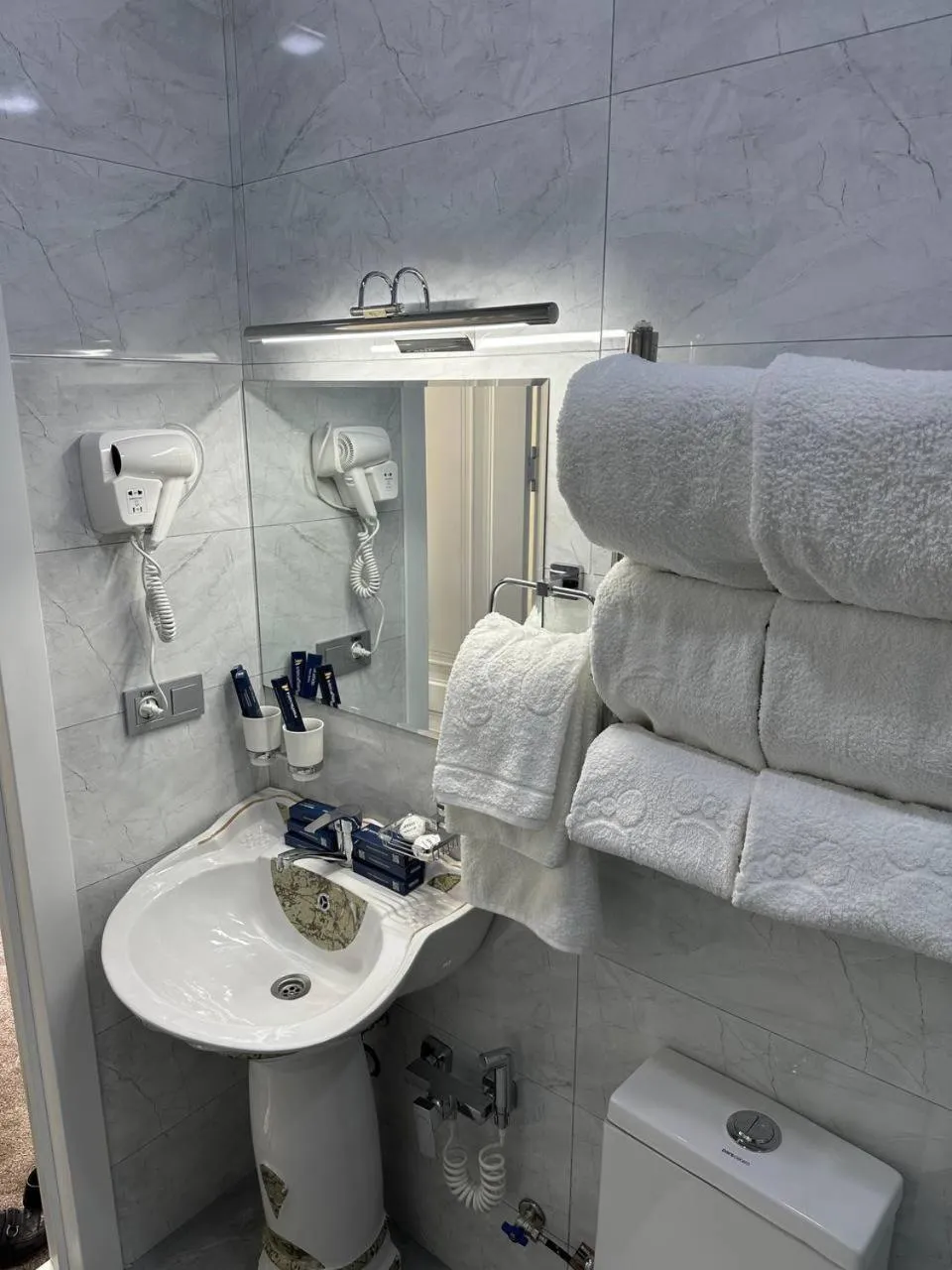 Shower in Panorama Hotel & More