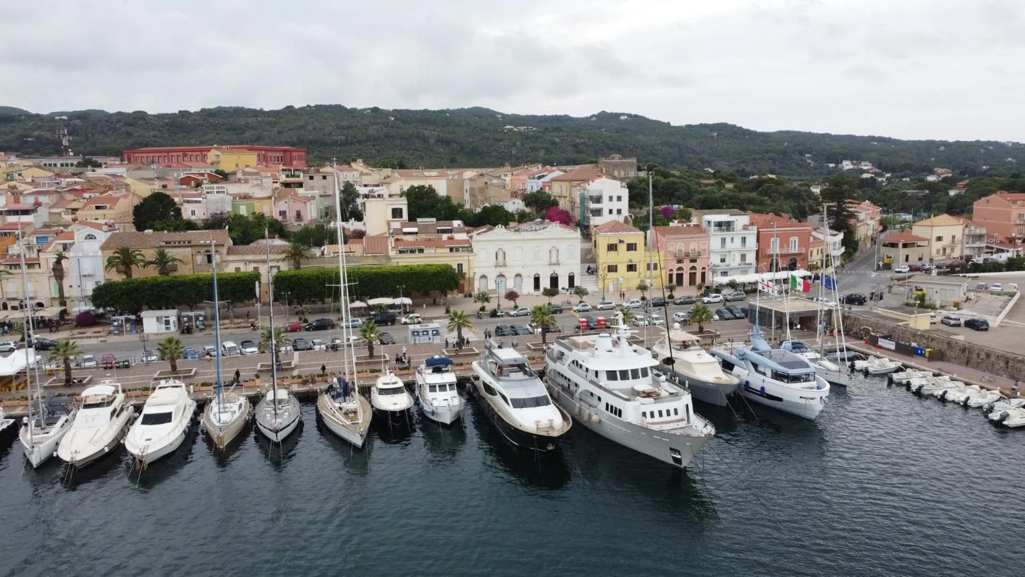 Property building in Hotel Hieracon