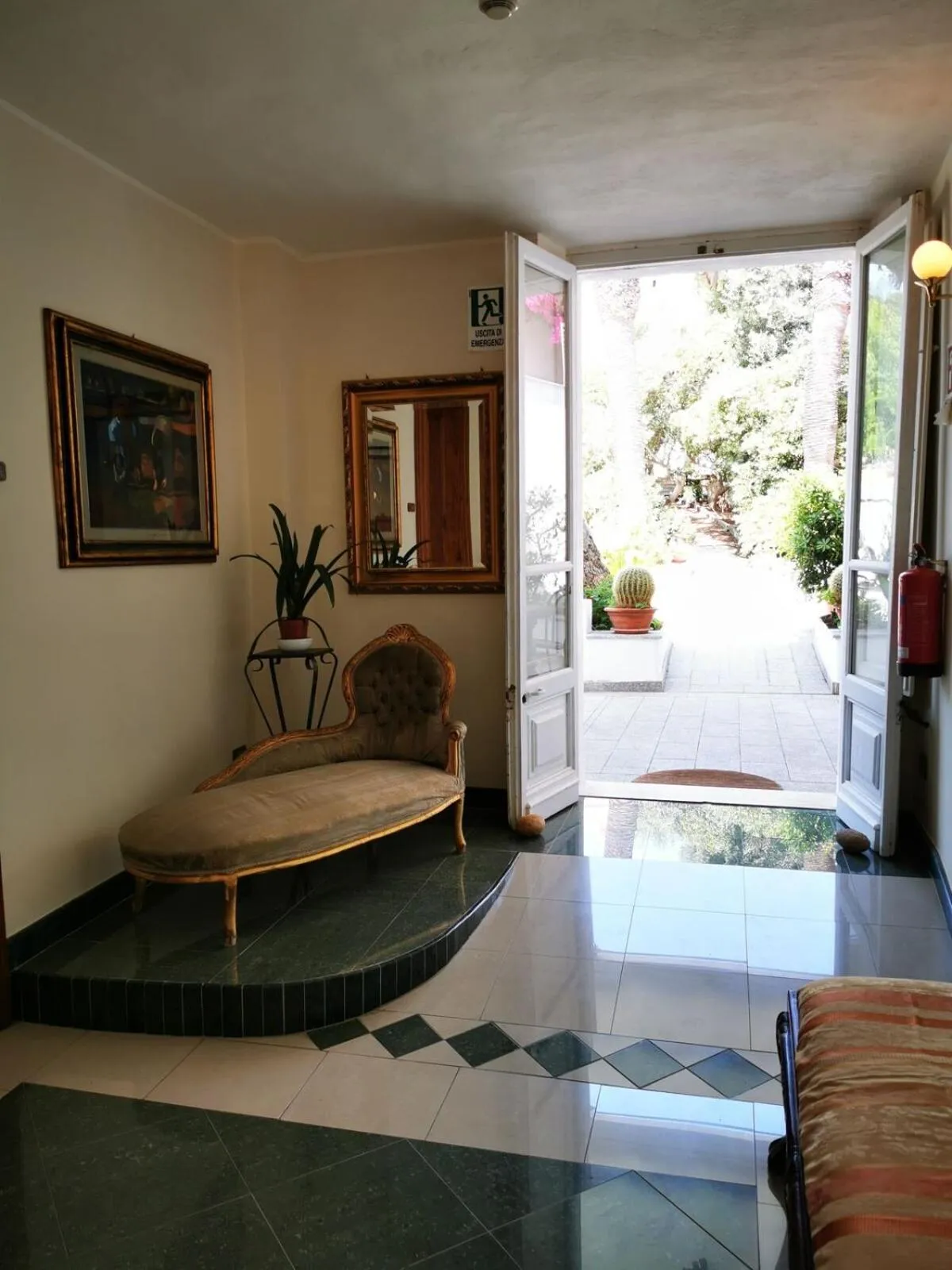 Seating area in Hotel Hieracon