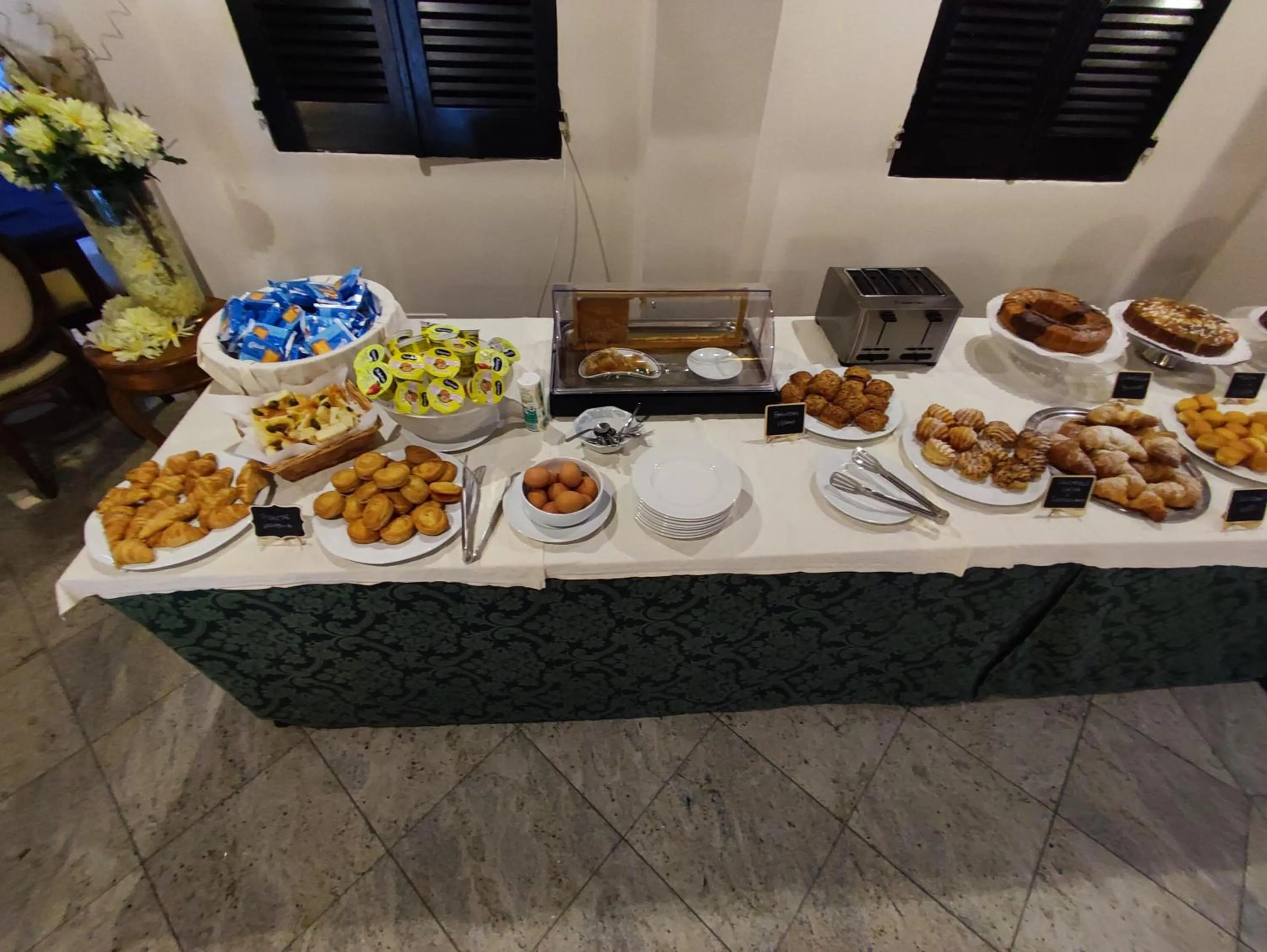 Breakfast in Hotel Hieracon