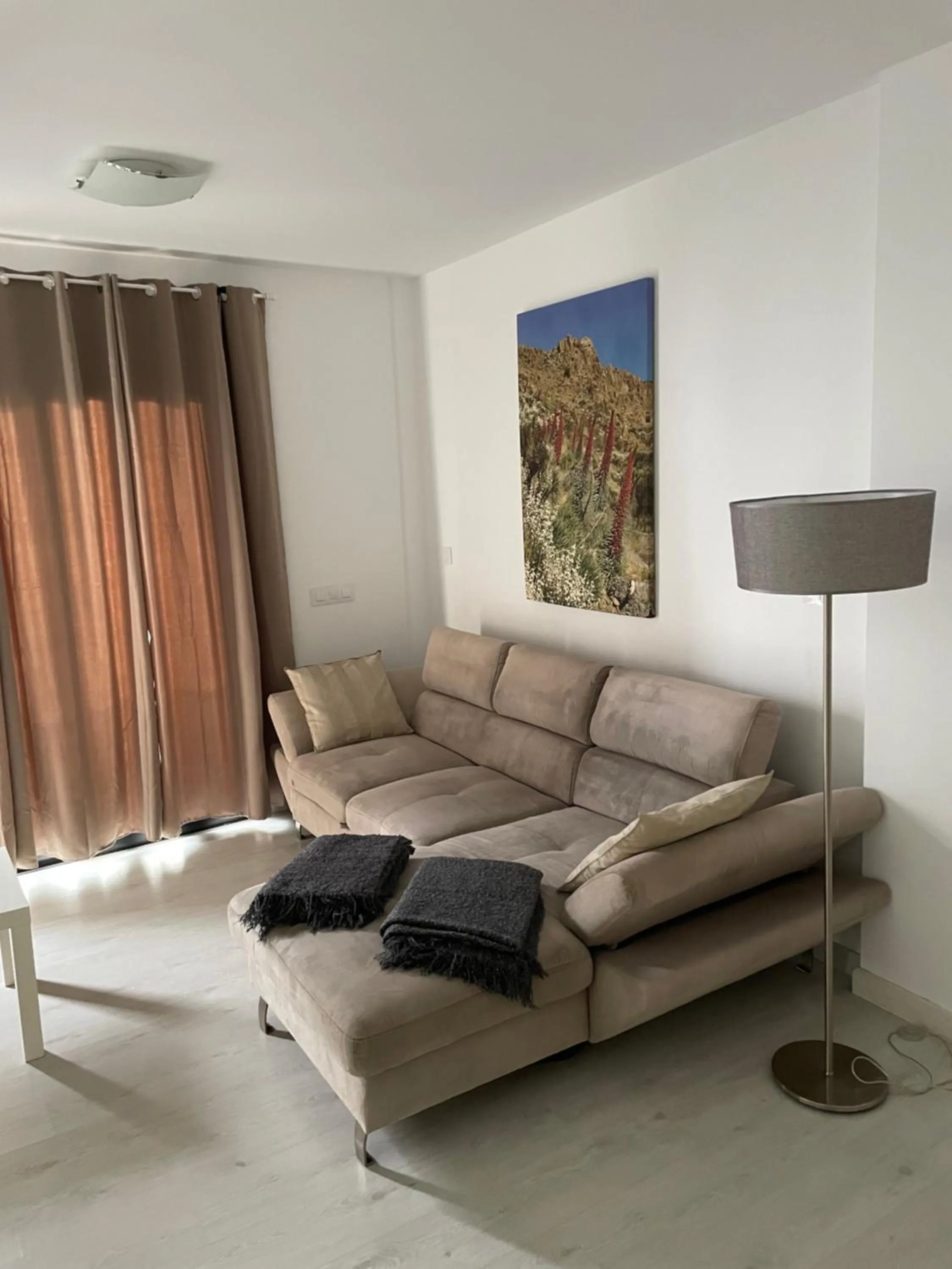 Living room in PURA VIDA Beach Suite
