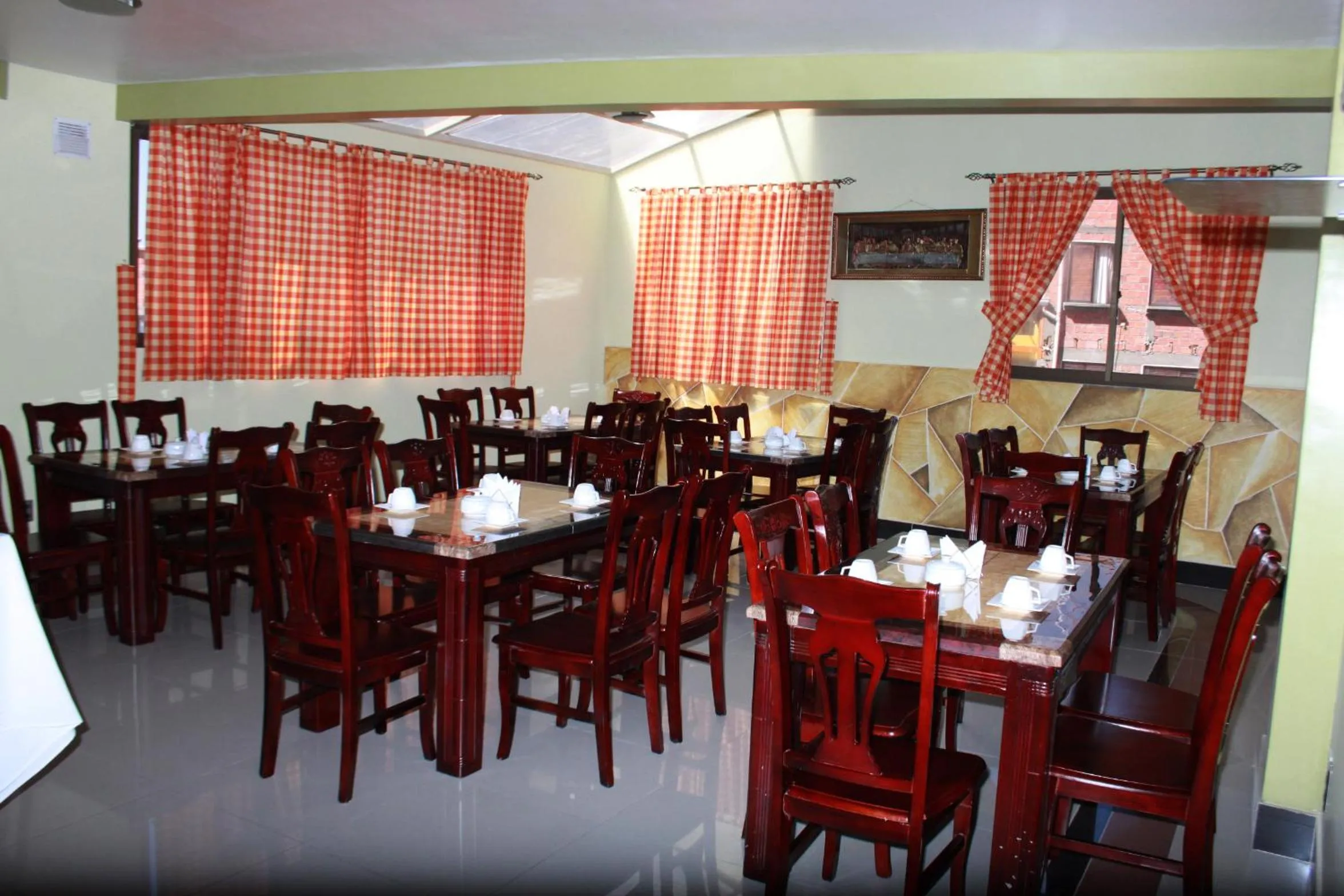 Restaurant/places to eat in Golden Palace