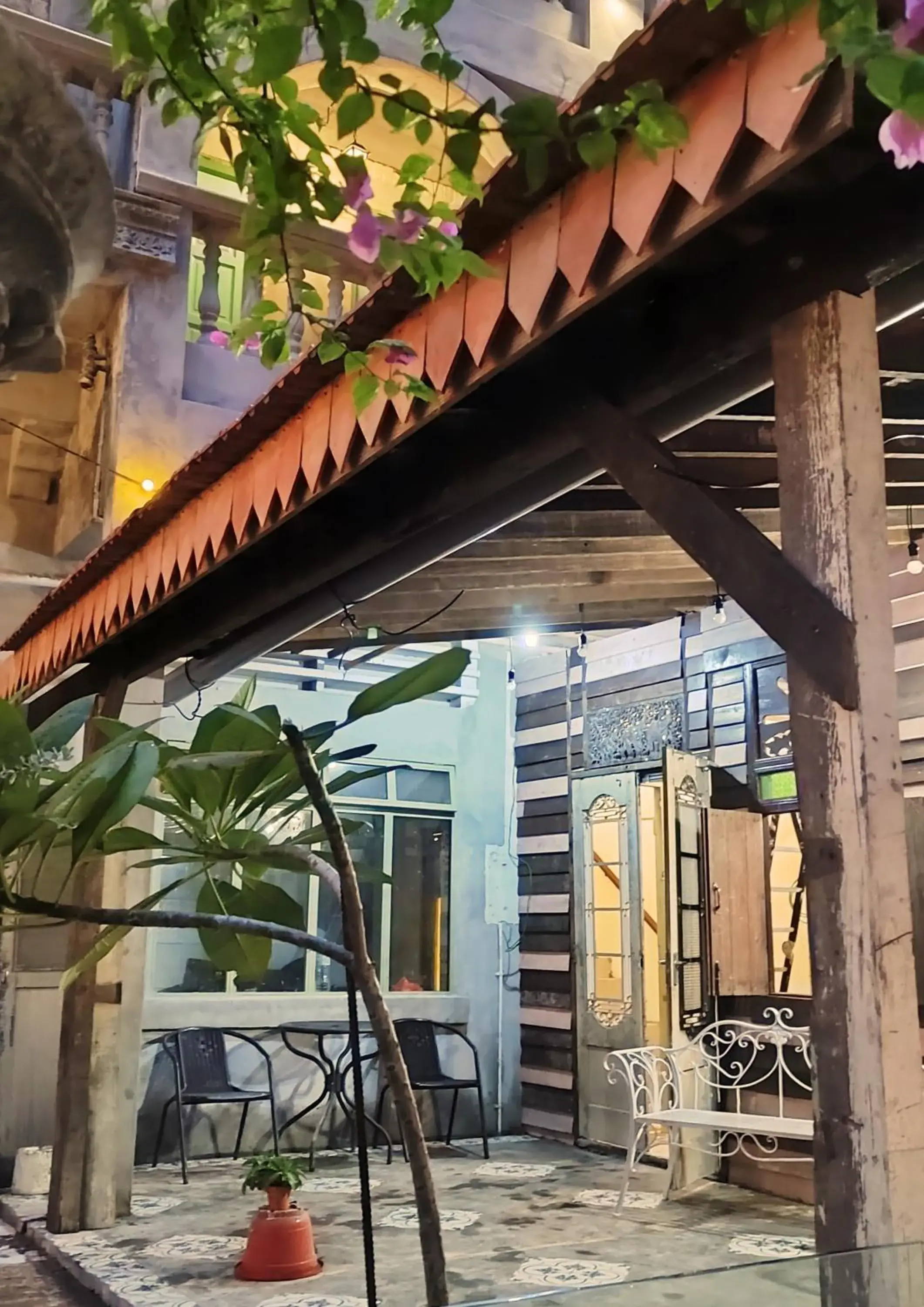 Facade/entrance in Bestow Boutique Hotel Facade/entrance in Bestow Boutique Hotel