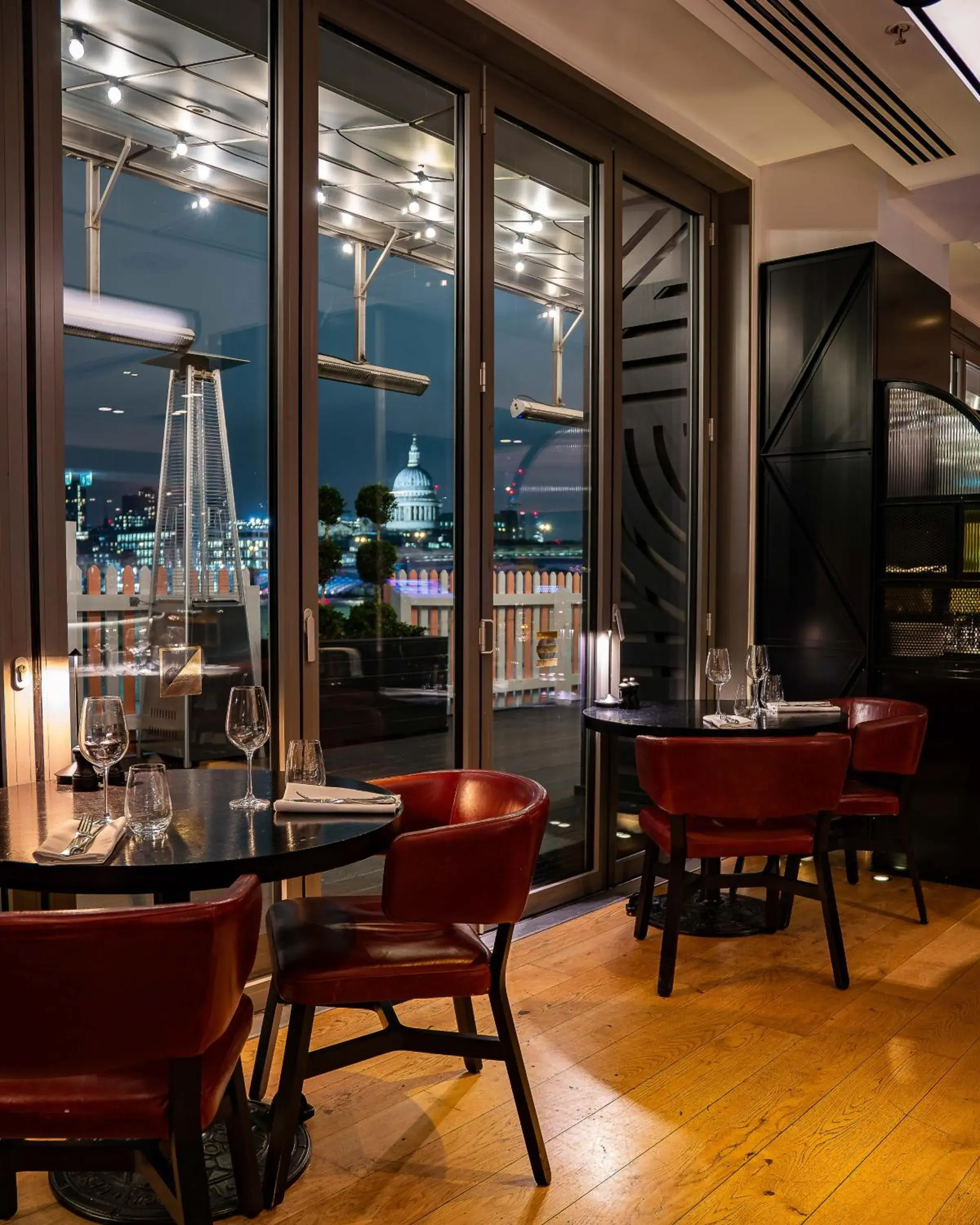 Restaurant/places to eat in Sea Containers London Restaurant/places to eat in Sea Containers London