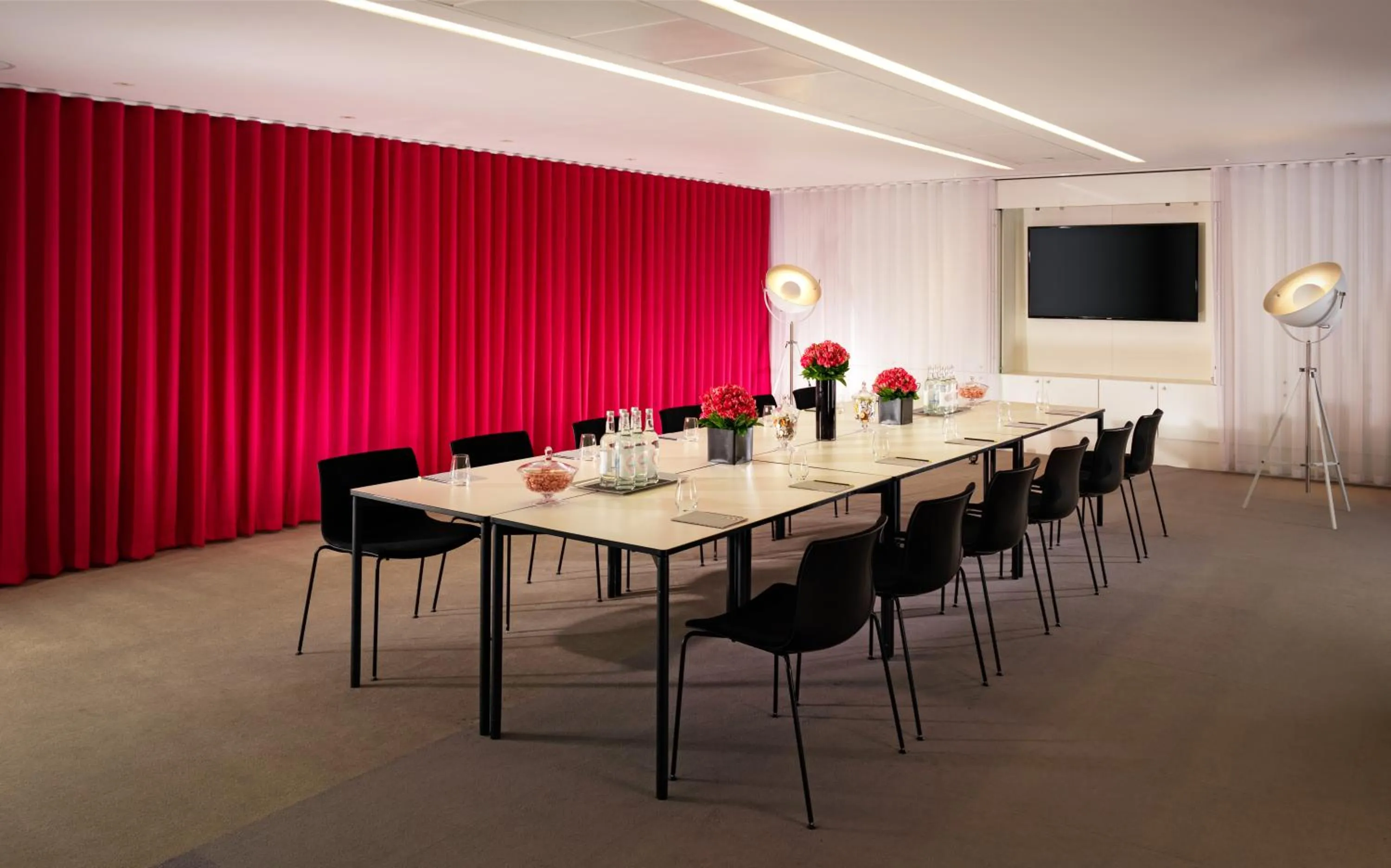 Banquet/Function facilities in Sea Containers London