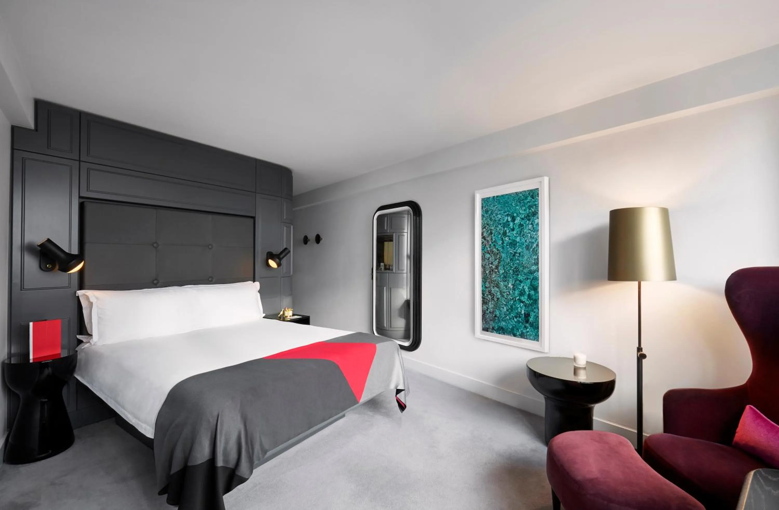 Bedroom, Bed in Sea Containers London