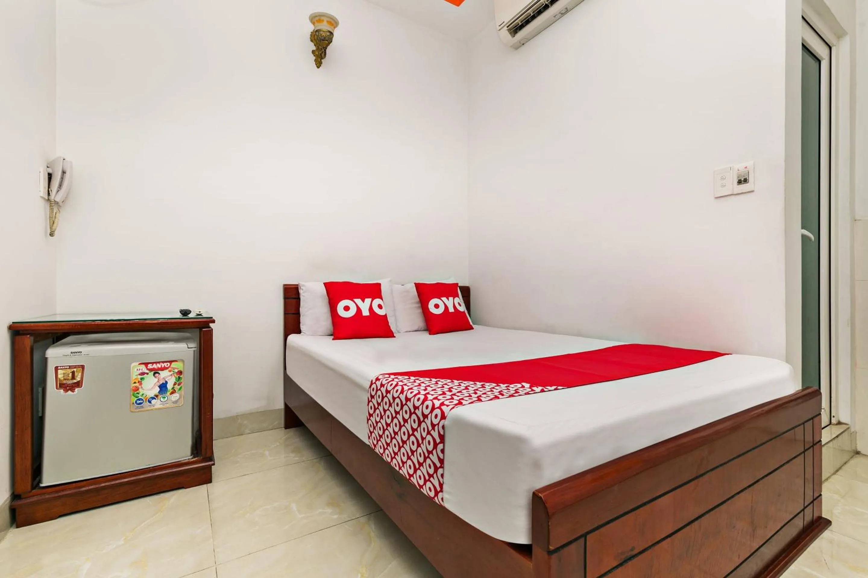 Bedroom in Loan Anh 2 Hotel