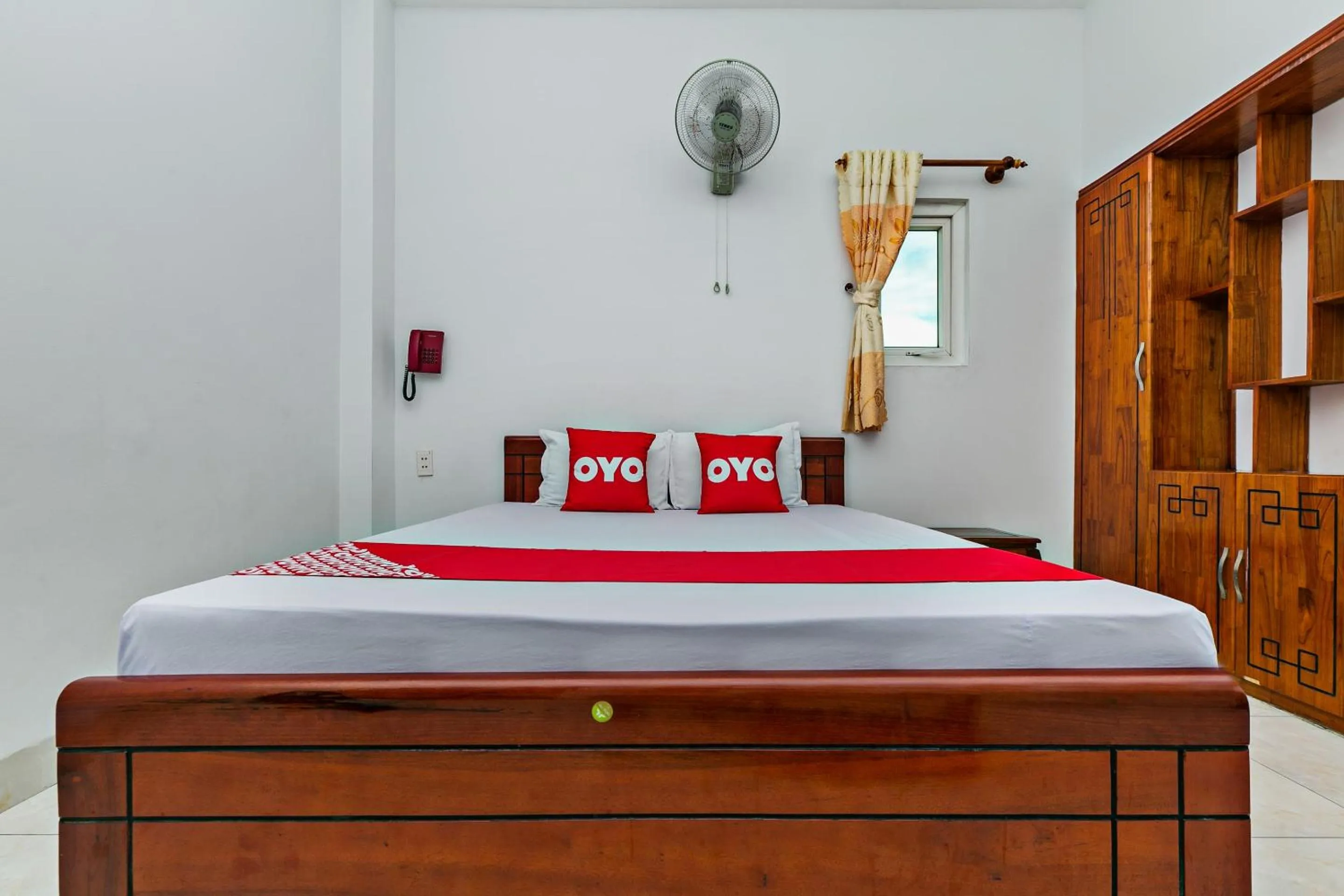 Bedroom in Loan Anh 2 Hotel