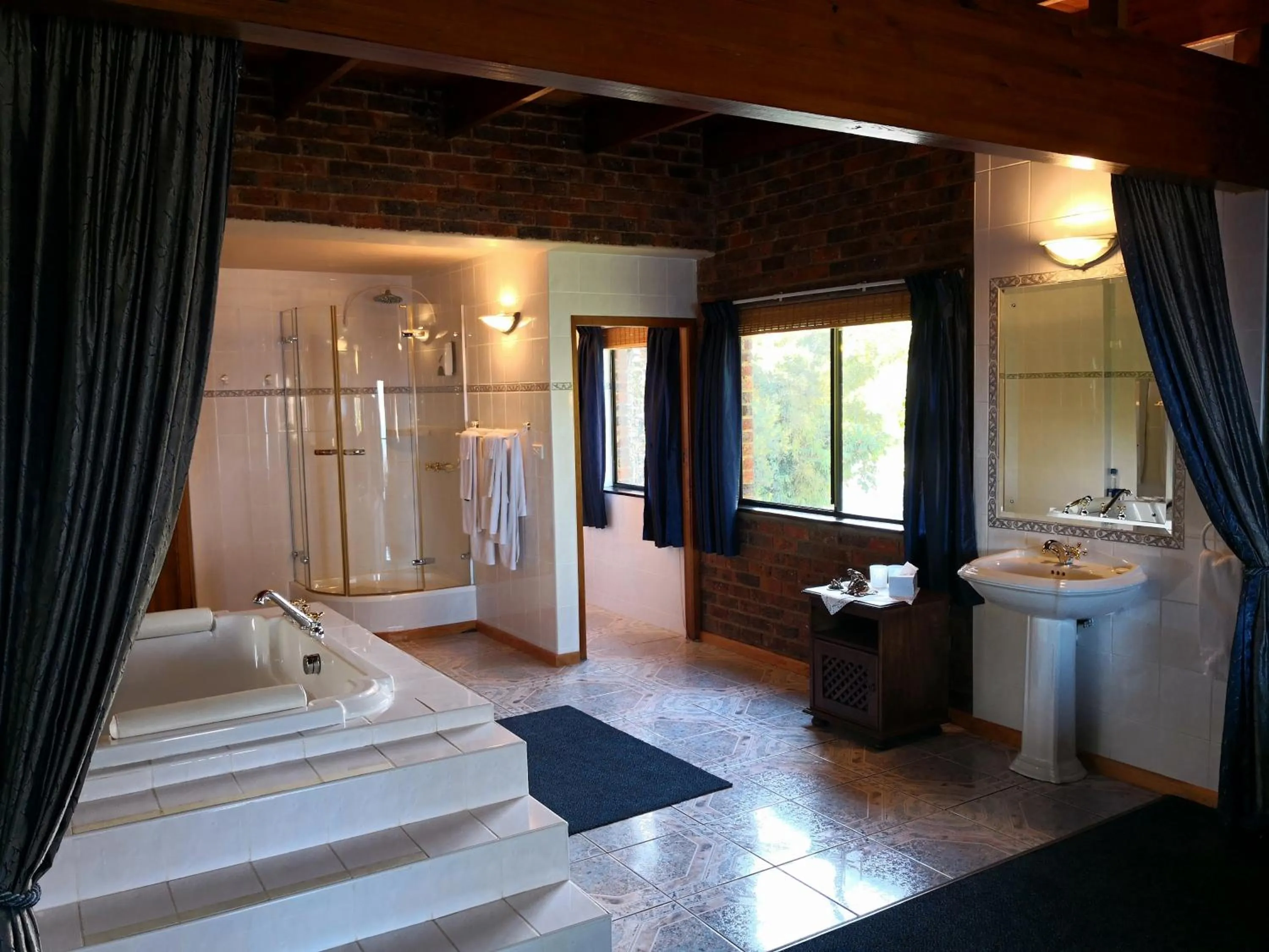 Bathroom, Bed in Tsitsikamma on Sea Resort