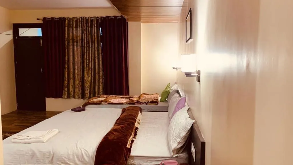 Bed in Pine Village Retreat