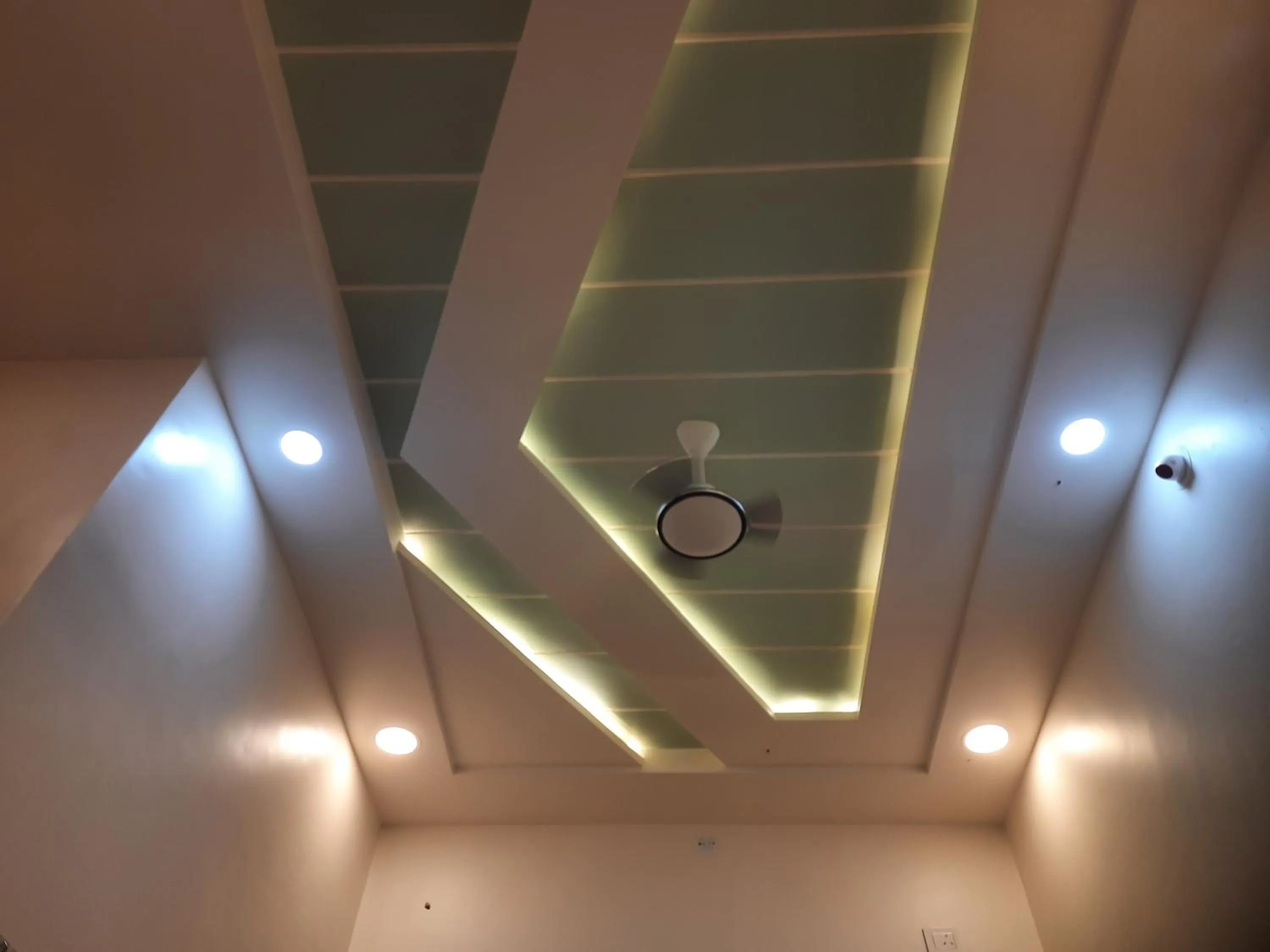 Shriguru Guest House Akkalkot