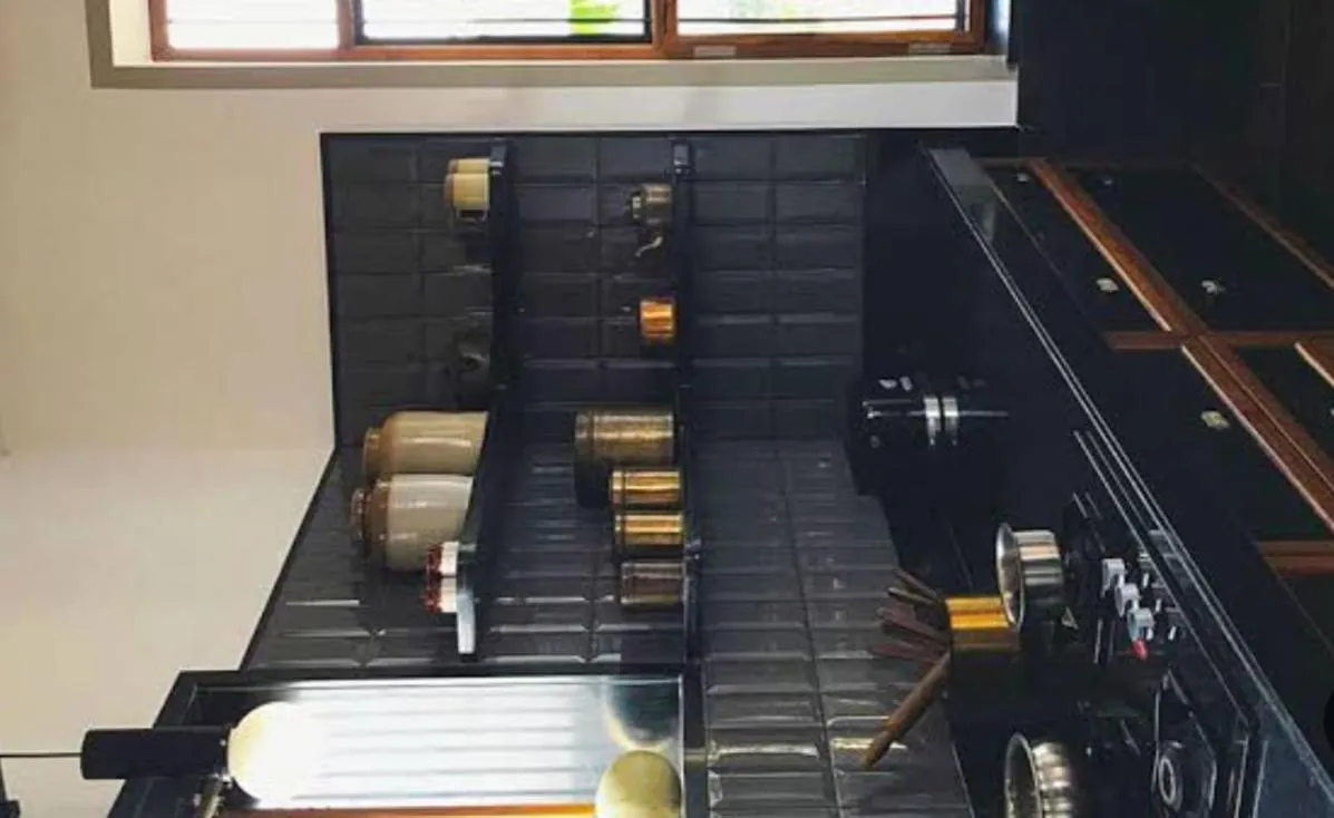 Restaurant/places to eat in Shriguru Guest House Akkalkot