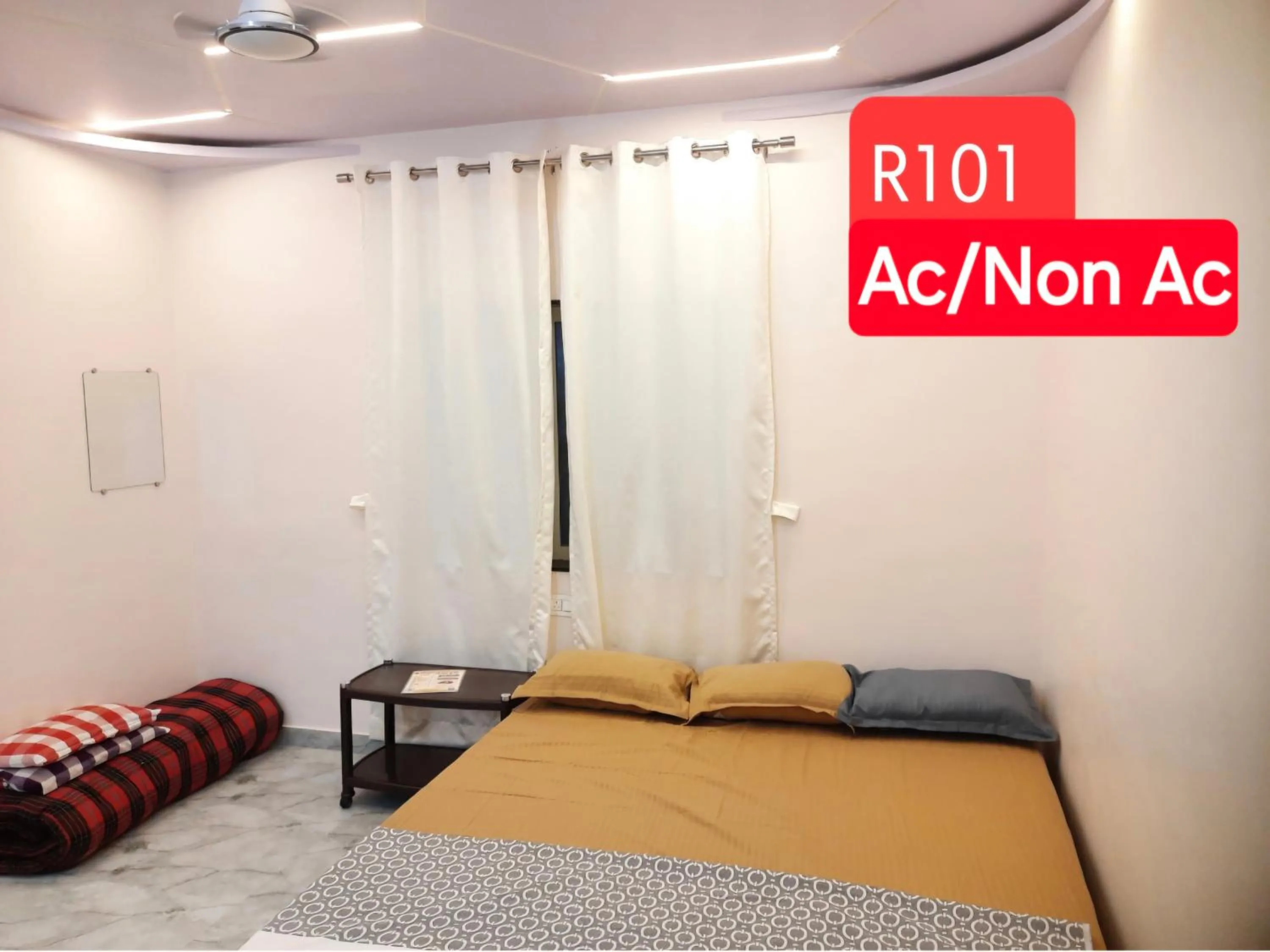 Bed in Shriguru Guest House Akkalkot