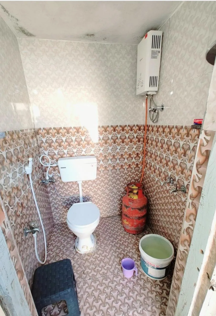 Toilet in Shriguru Guest House Akkalkot