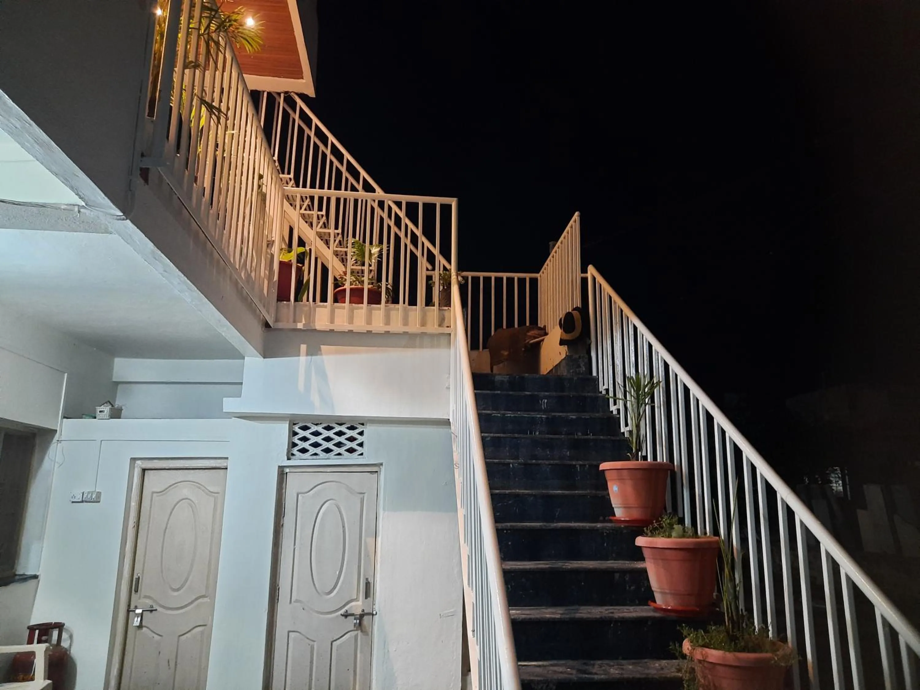 Night in Shriguru Guest House Akkalkot