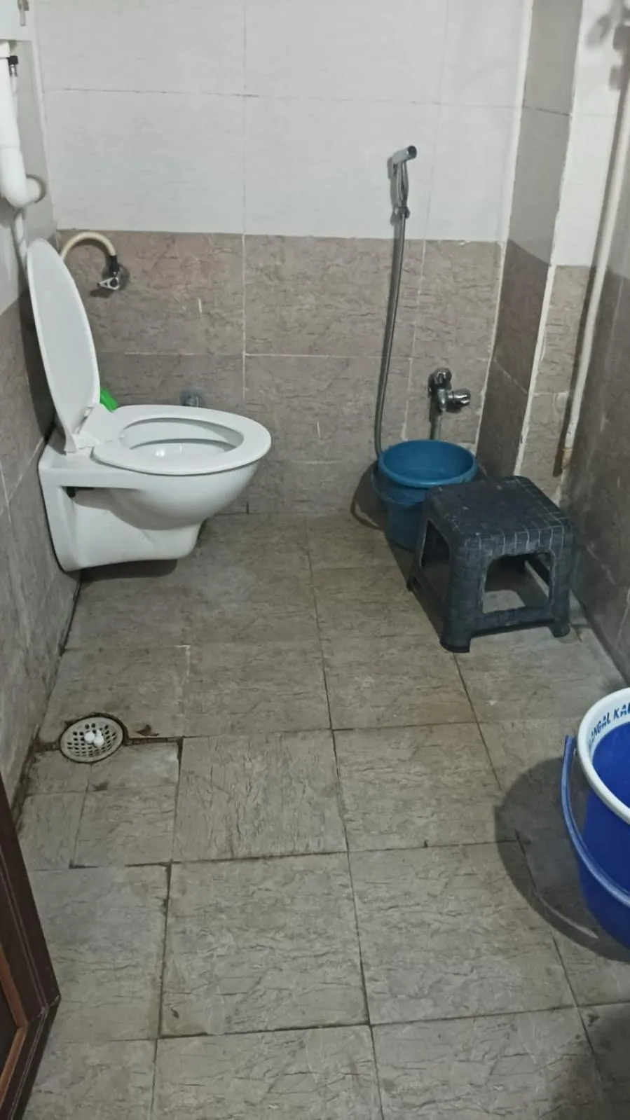 Toilet in Shriguru Guest House Akkalkot