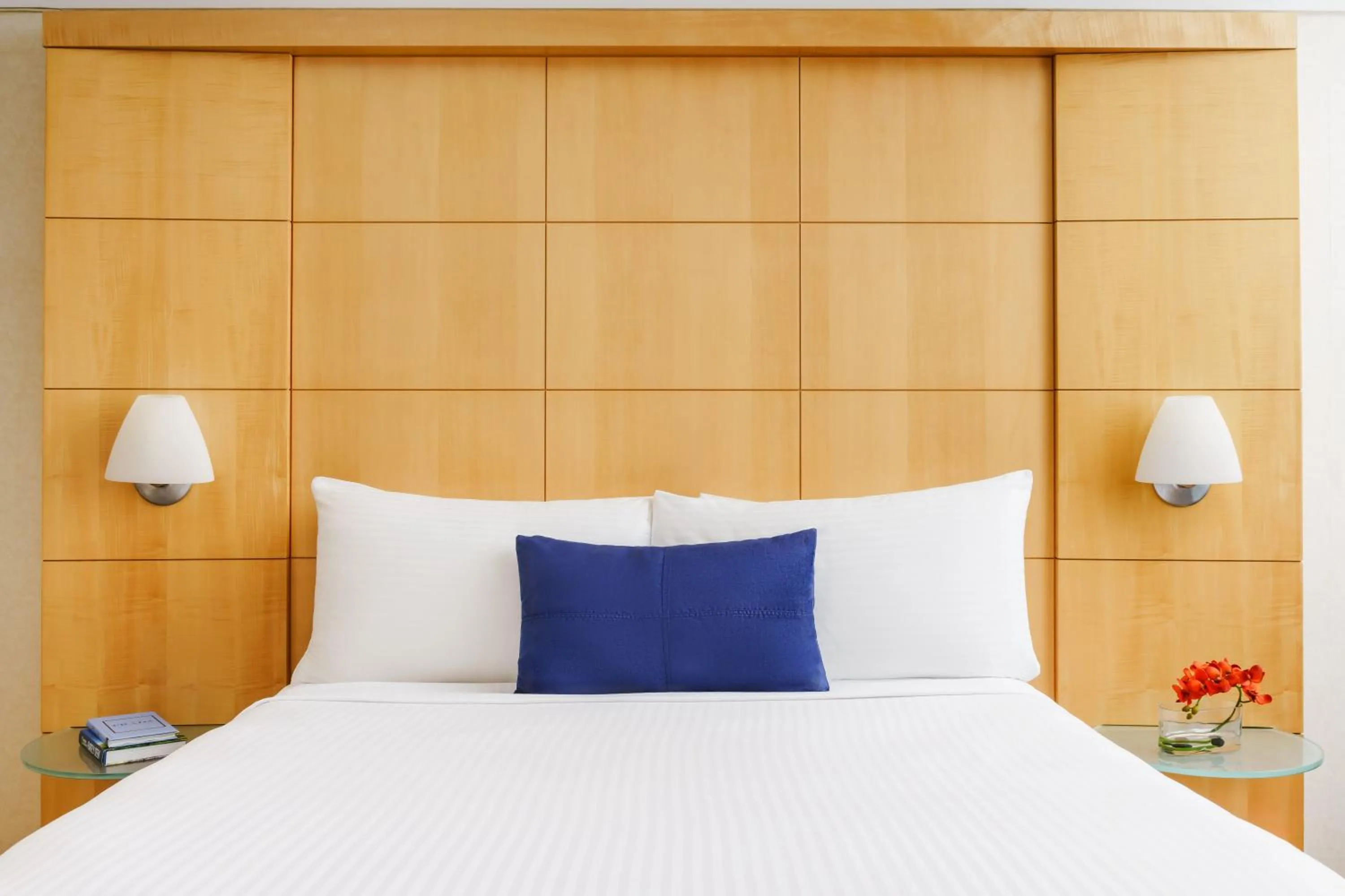 Bedroom, Bed in Millennium Premier Hotel New York Times Square