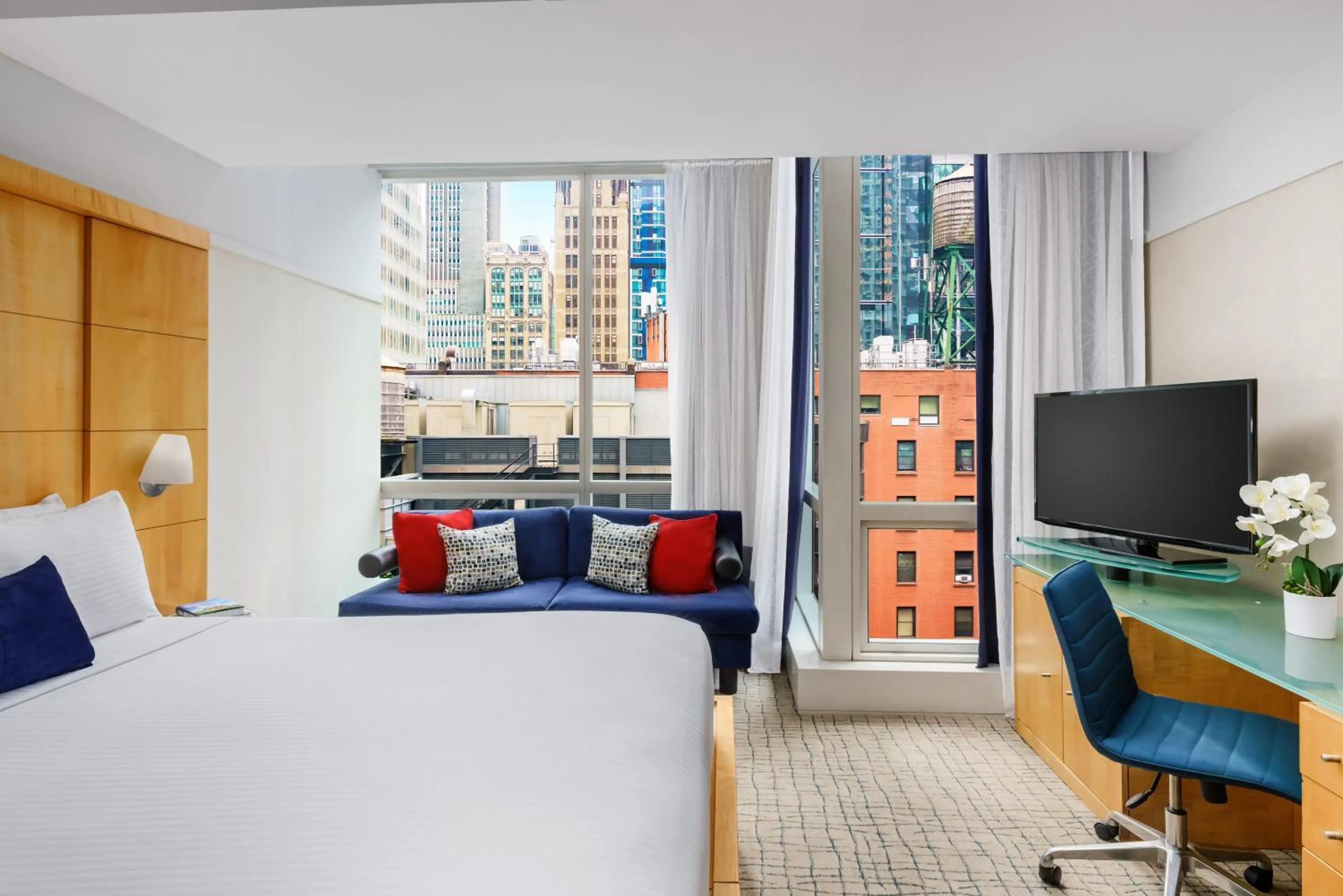 TV and multimedia, Bed in Millennium Premier Hotel New York Times Square
