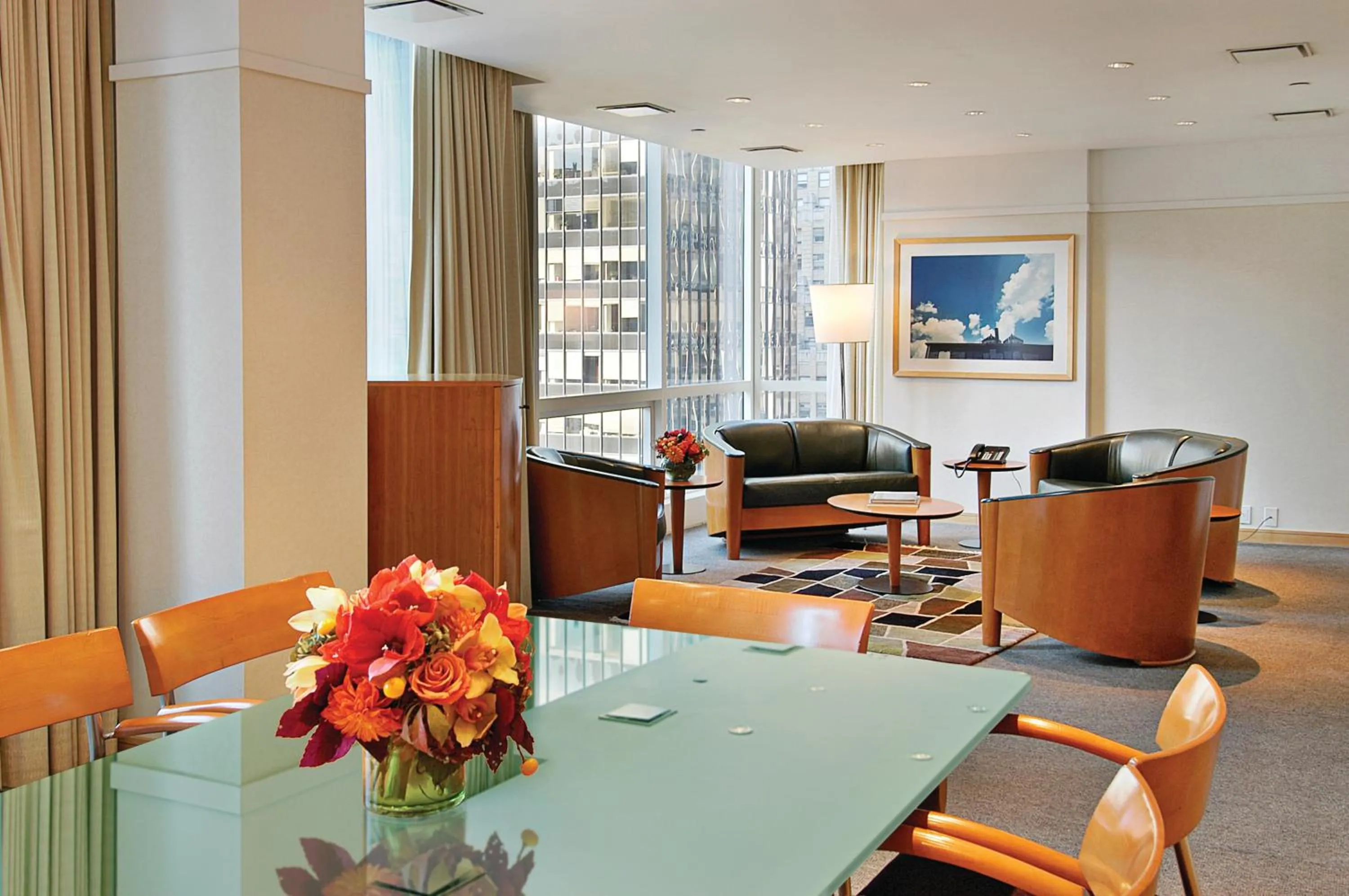 Lounge or bar in Millennium Premier Hotel New York Times Square