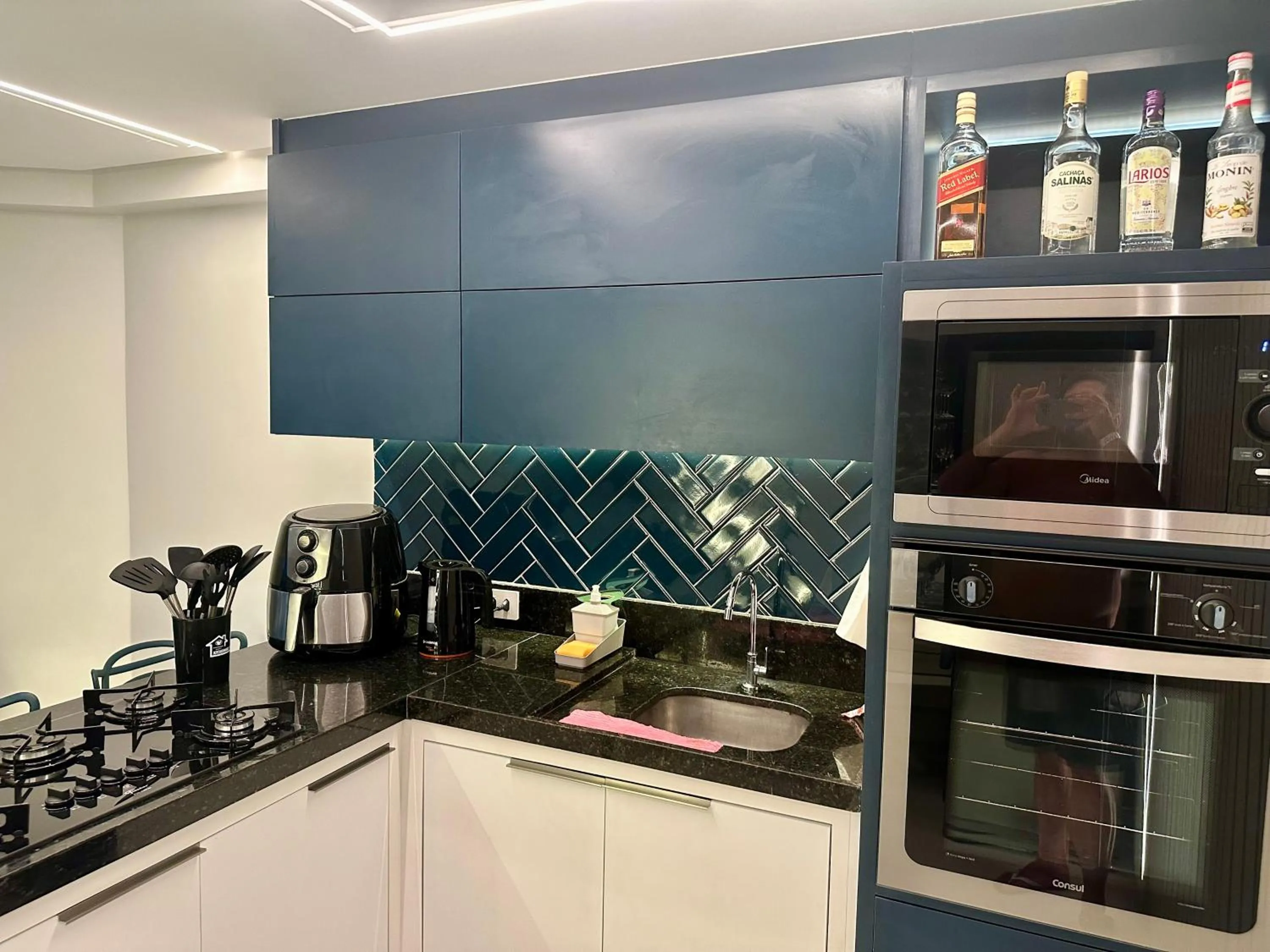 Kitchen or kitchenette in Flat Luxo - Pé na Areia - Maui Beach Residence