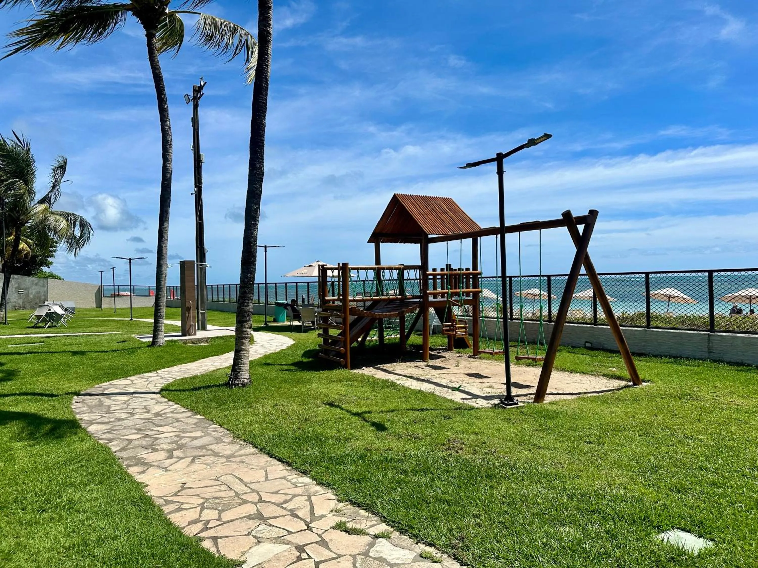 Children play ground in Flat Luxo - Pé na Areia - Maui Beach Residence