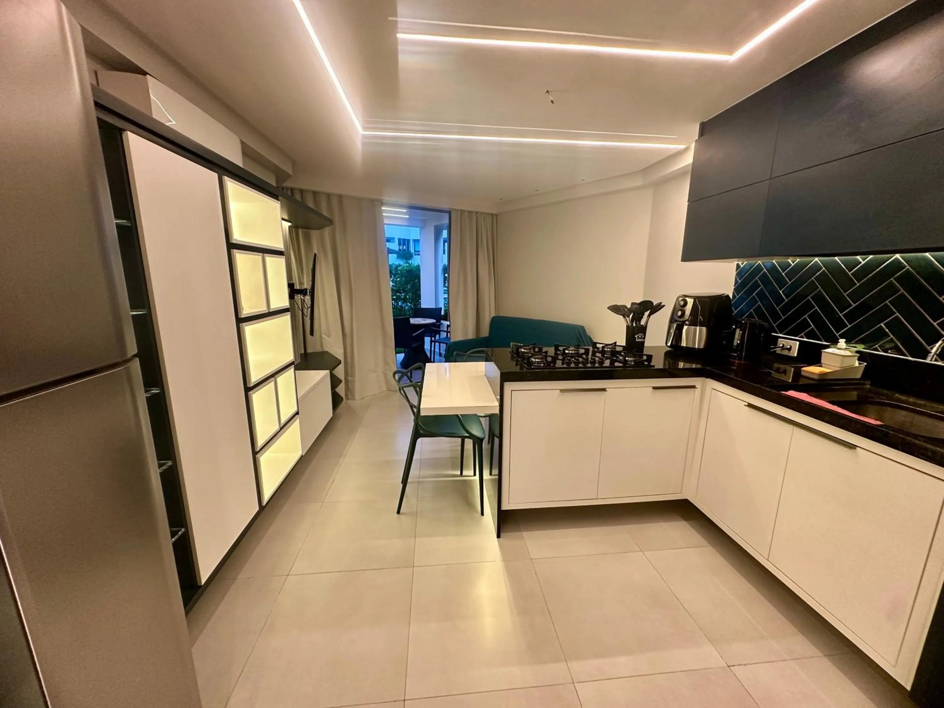 Kitchen or kitchenette in Flat Luxo - Pé na Areia - Maui Beach Residence
